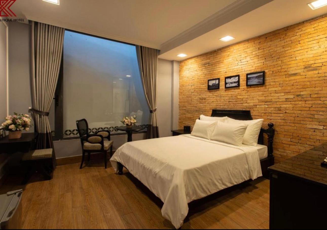 Standard Queen Room