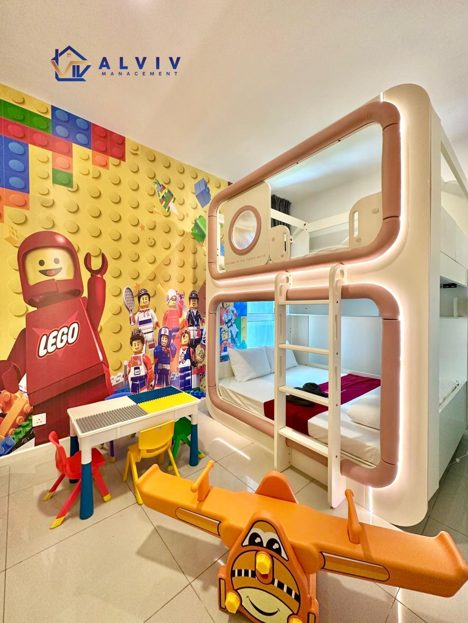 Toy Block Theme Three-Bedroom Apartment with Kids Playground
