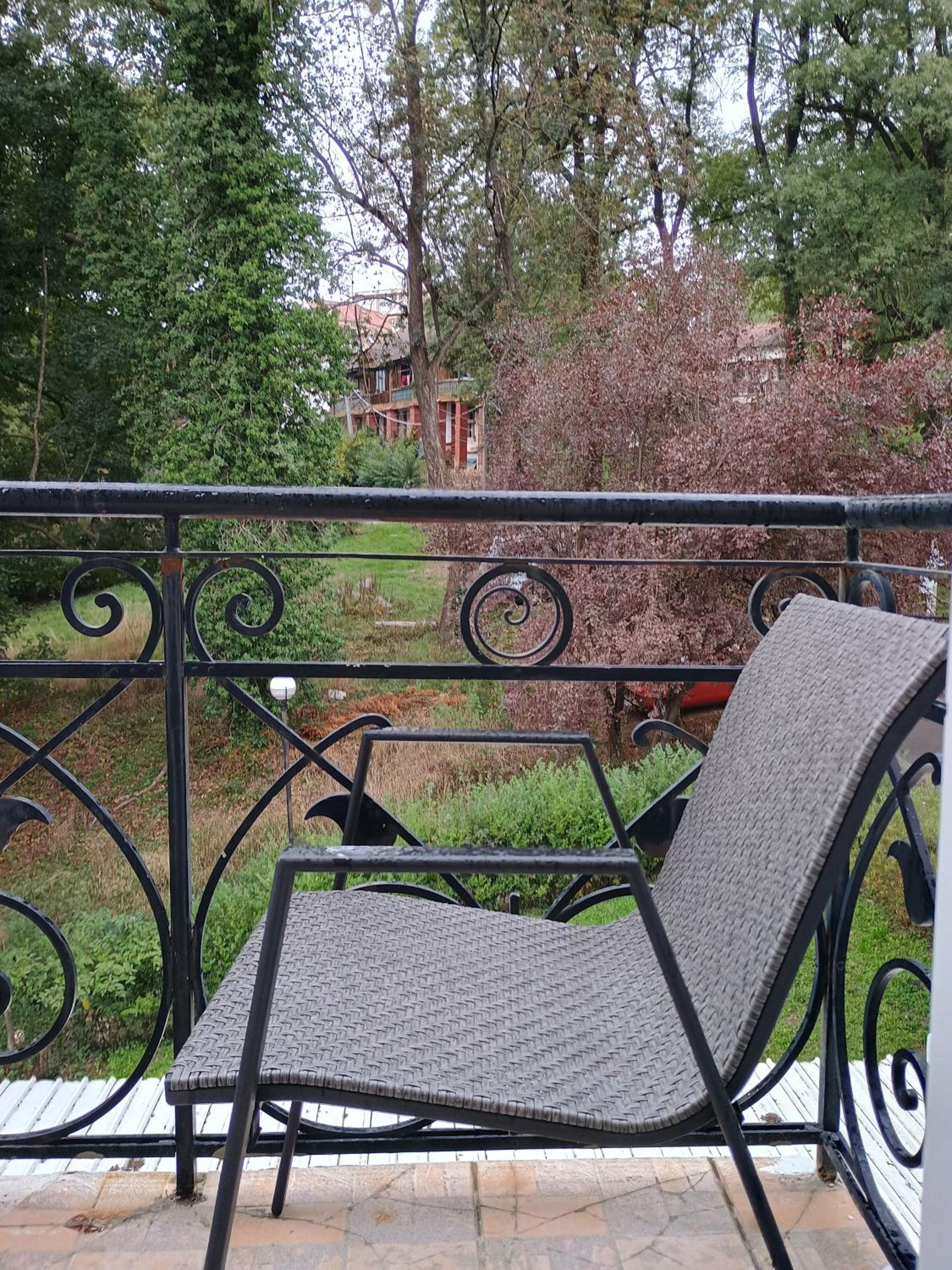 Family Room with Balcony photo 2