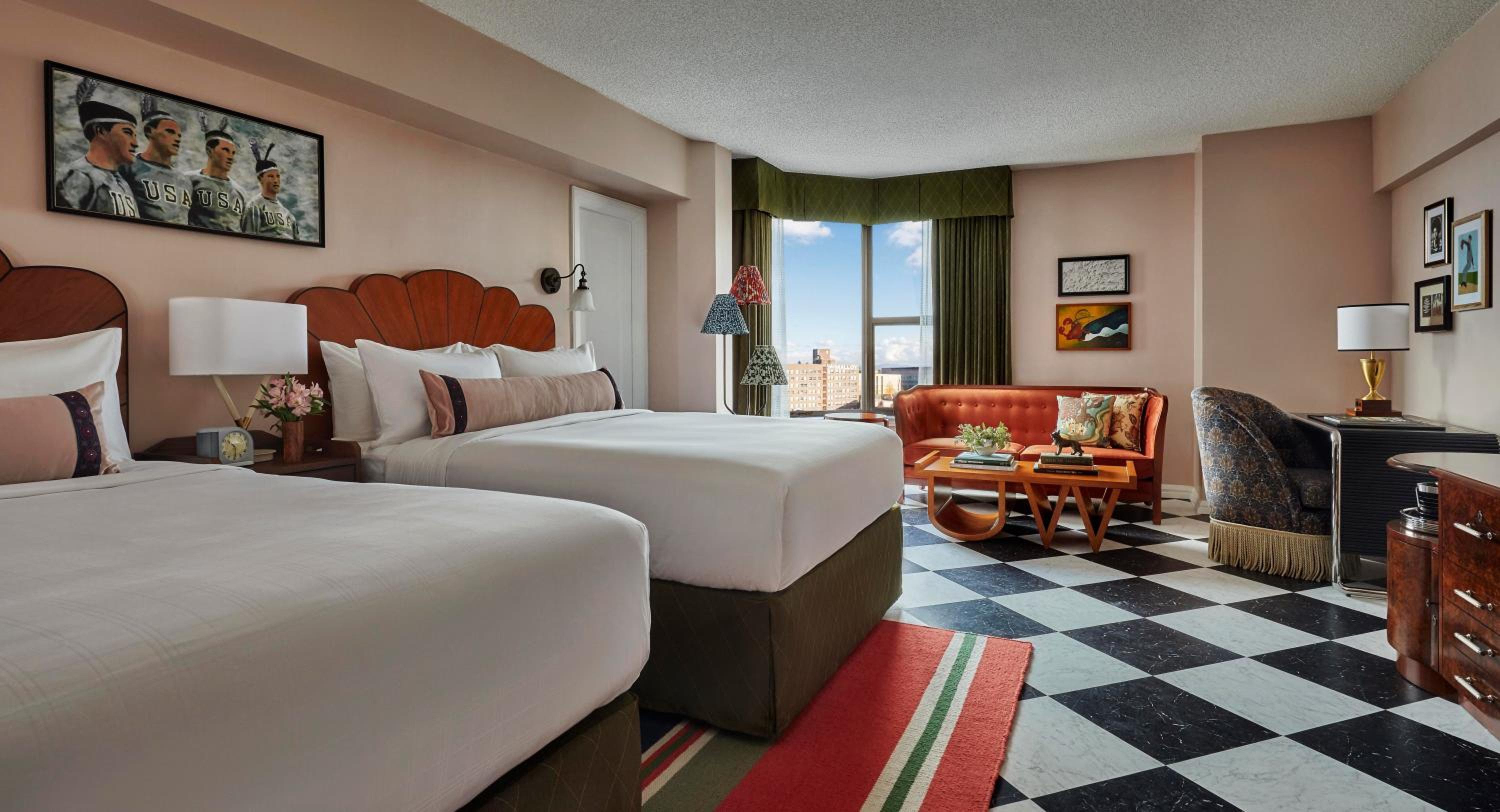 Graduate Room with Two Queen Beds and Skyline View - Photo 5