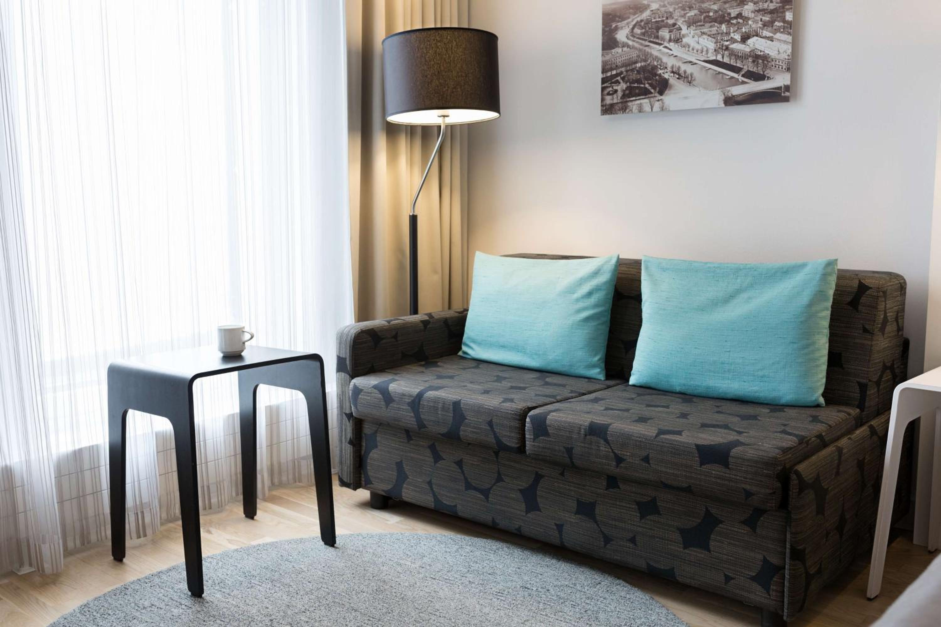 Superior Family Room photo 3