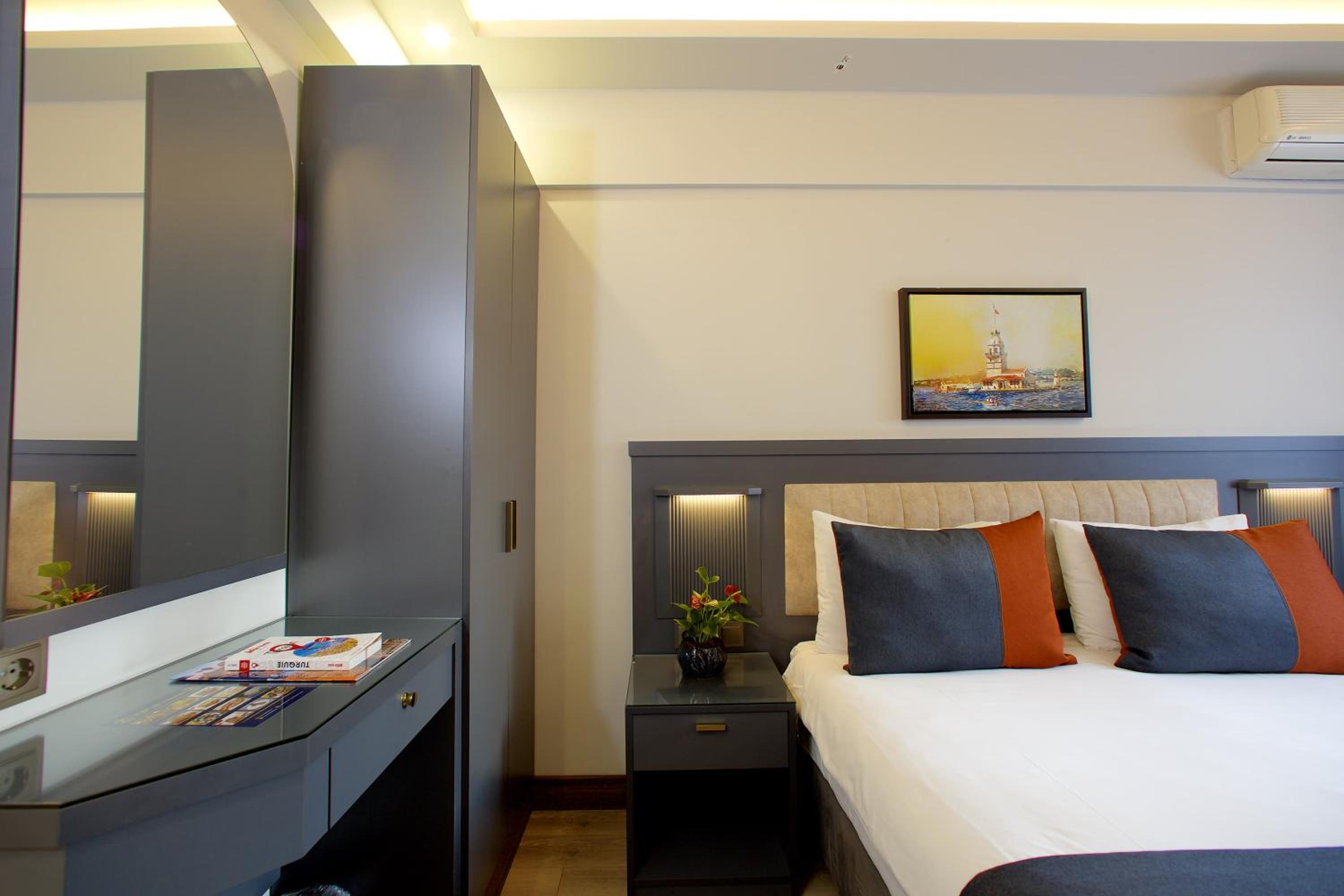 Budget Double Room photo 3