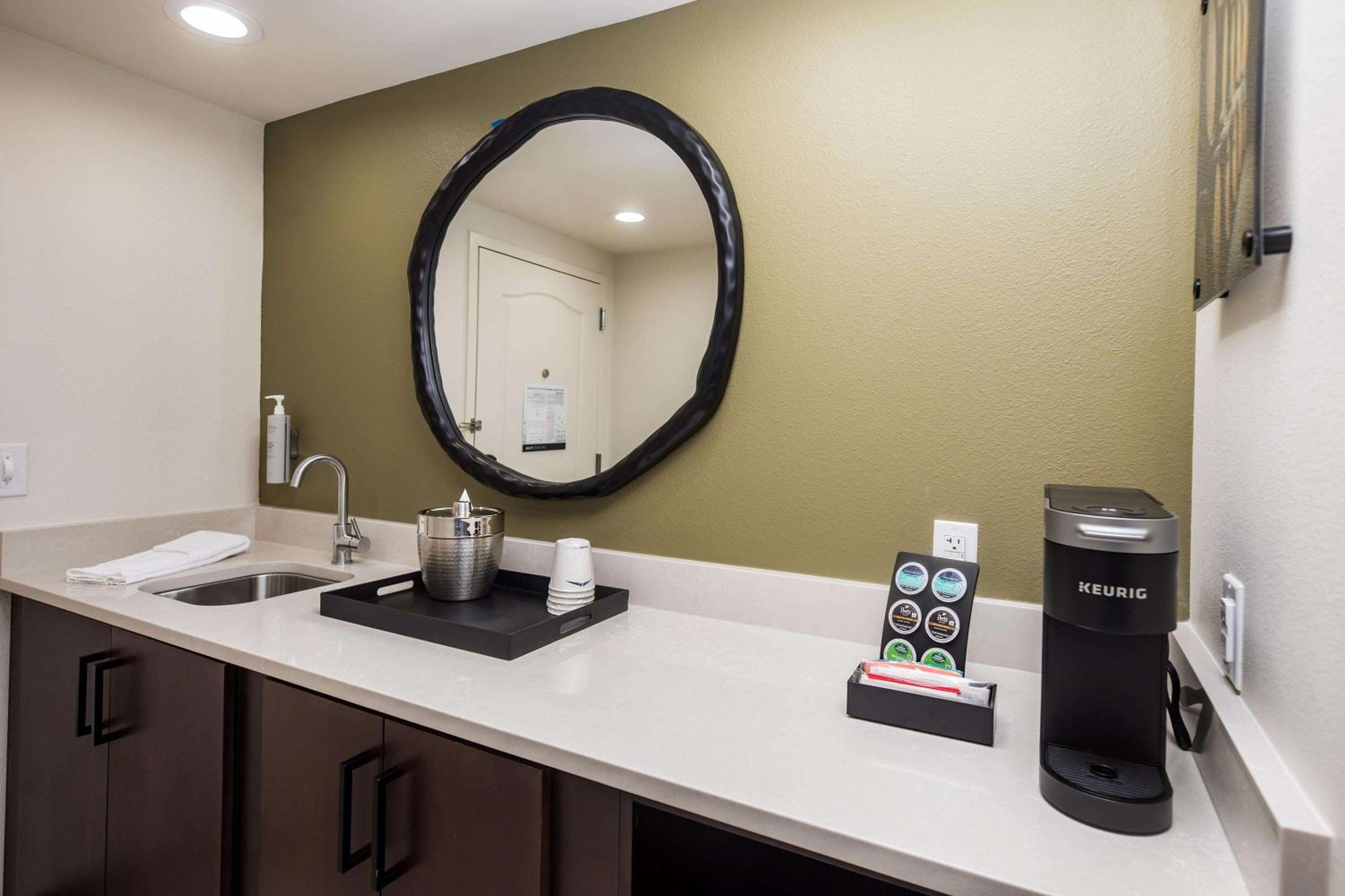 Luxe King Room with Walk-In Shower - Photo 7