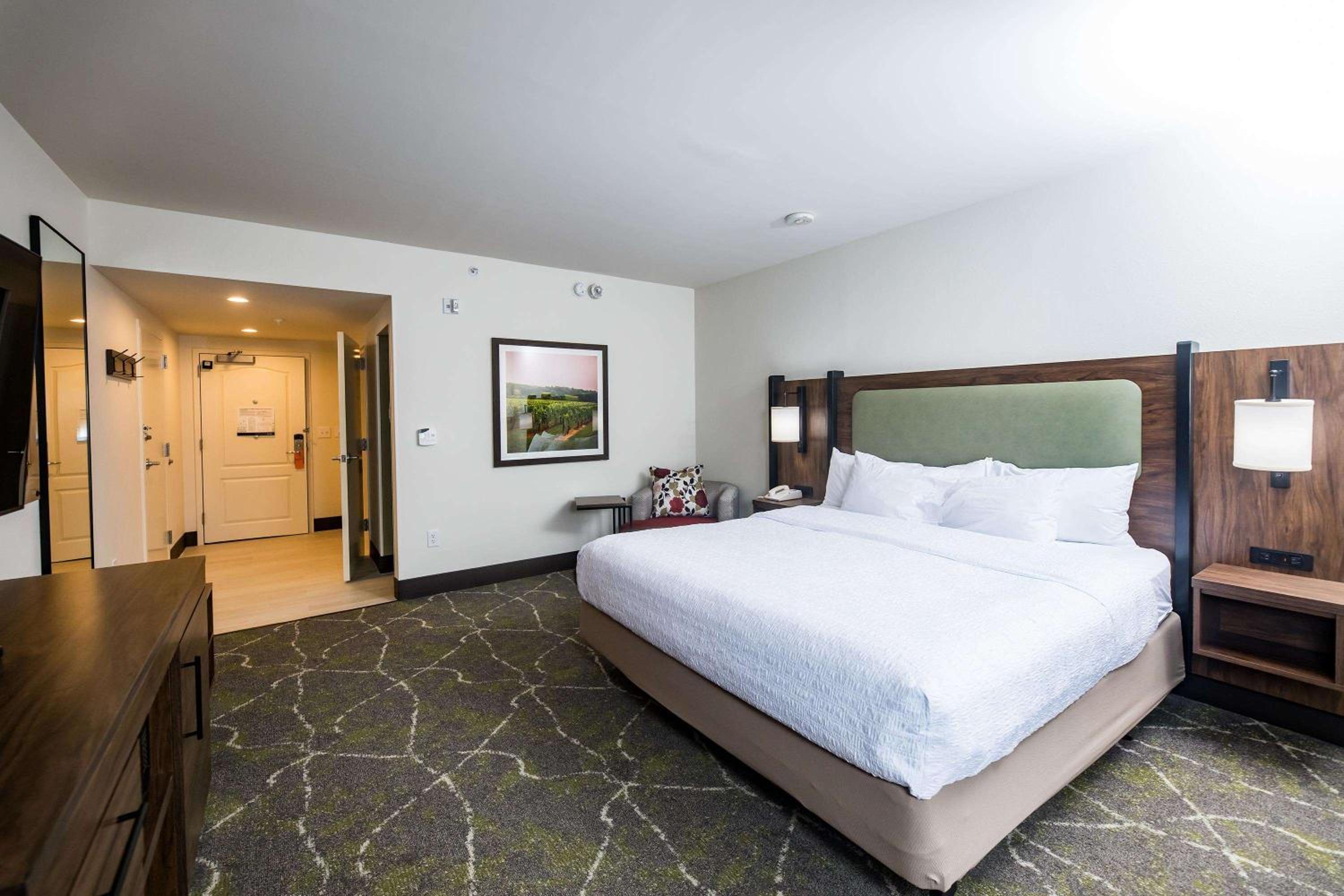 King Room - Mobility/Hearing Accessible - Photo 1