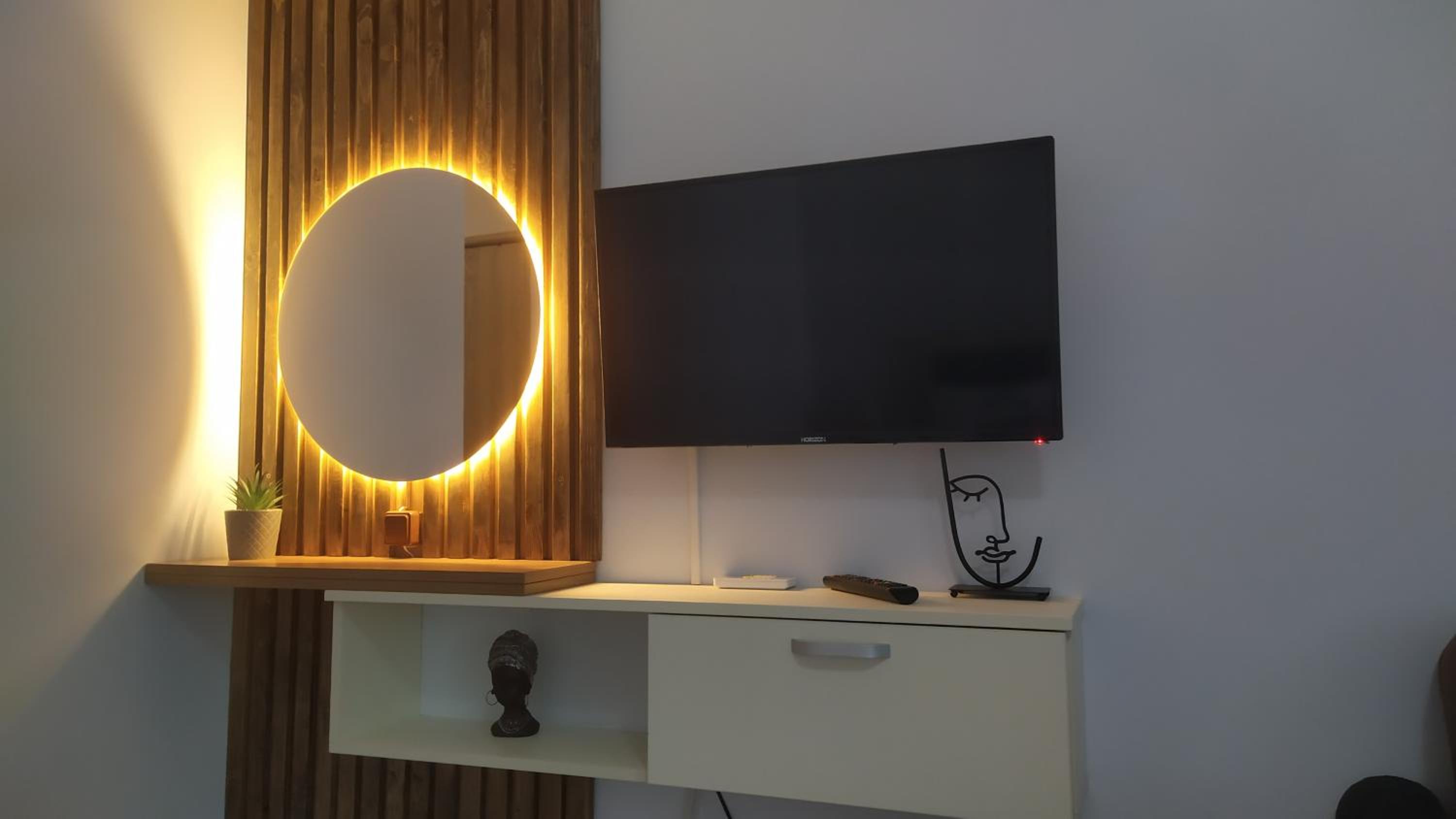 Studio Apartment photo 2
