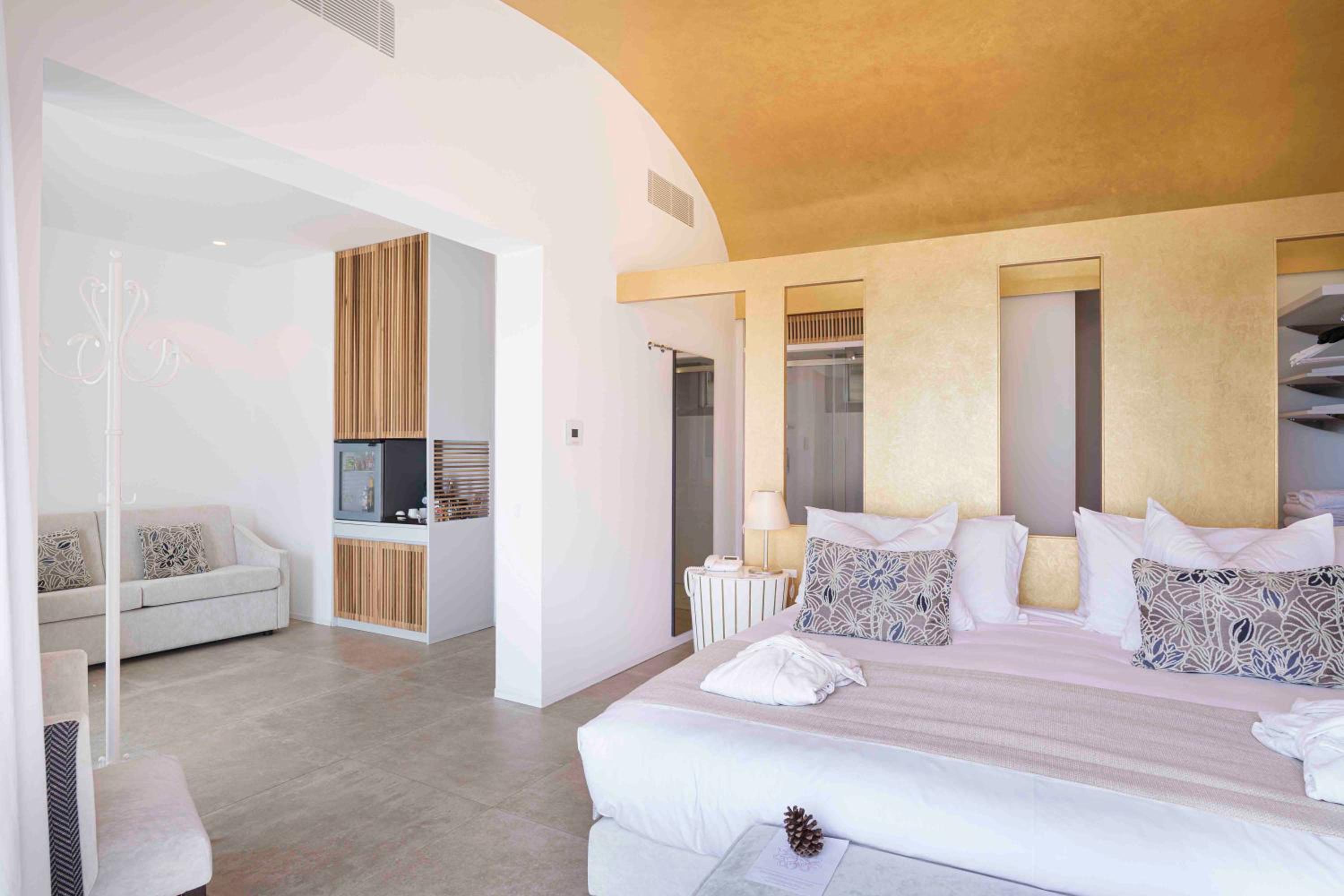 Suite (2 Adults + 2 Children) photo 3