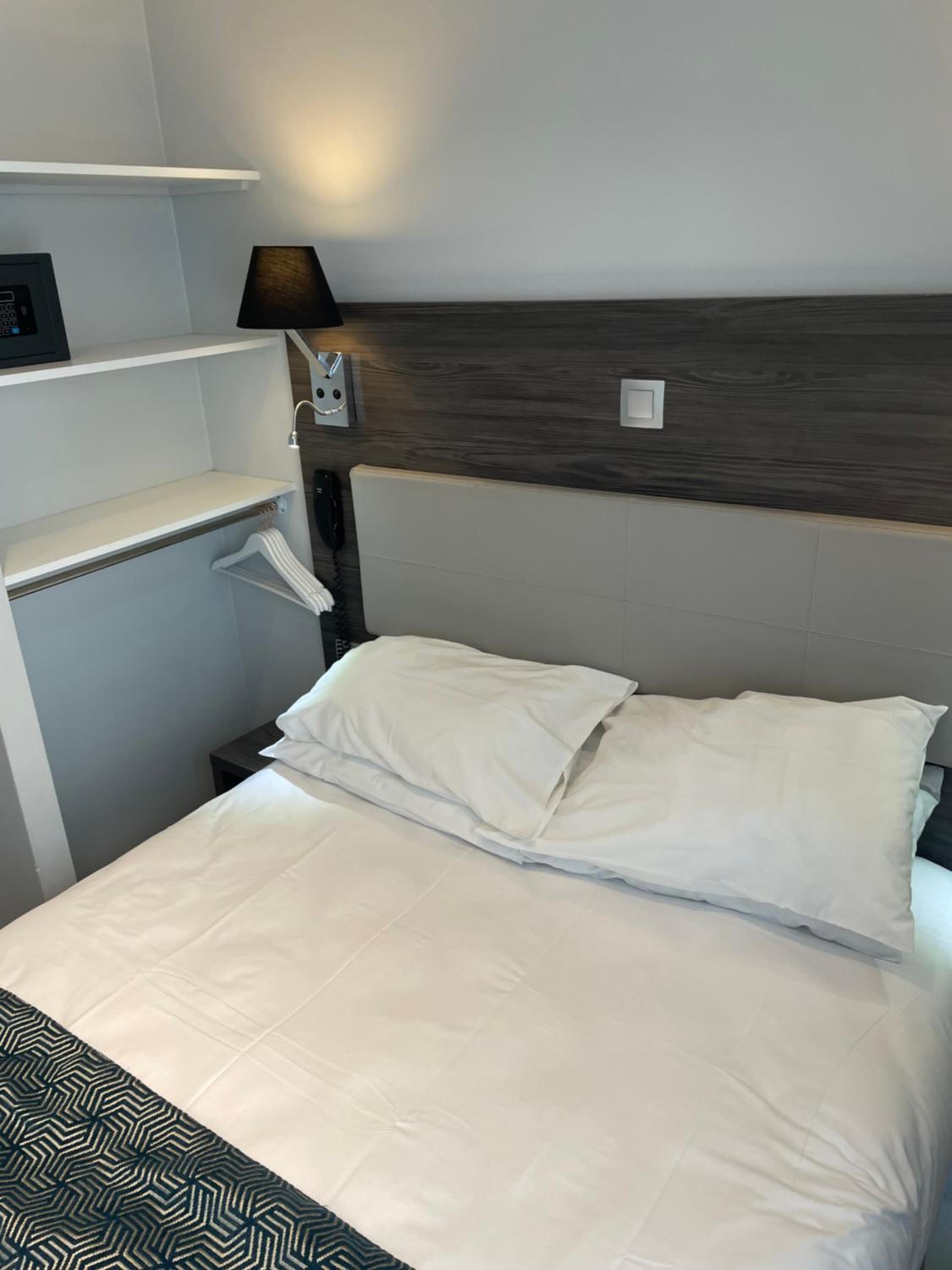 Standard Double Room photo 2