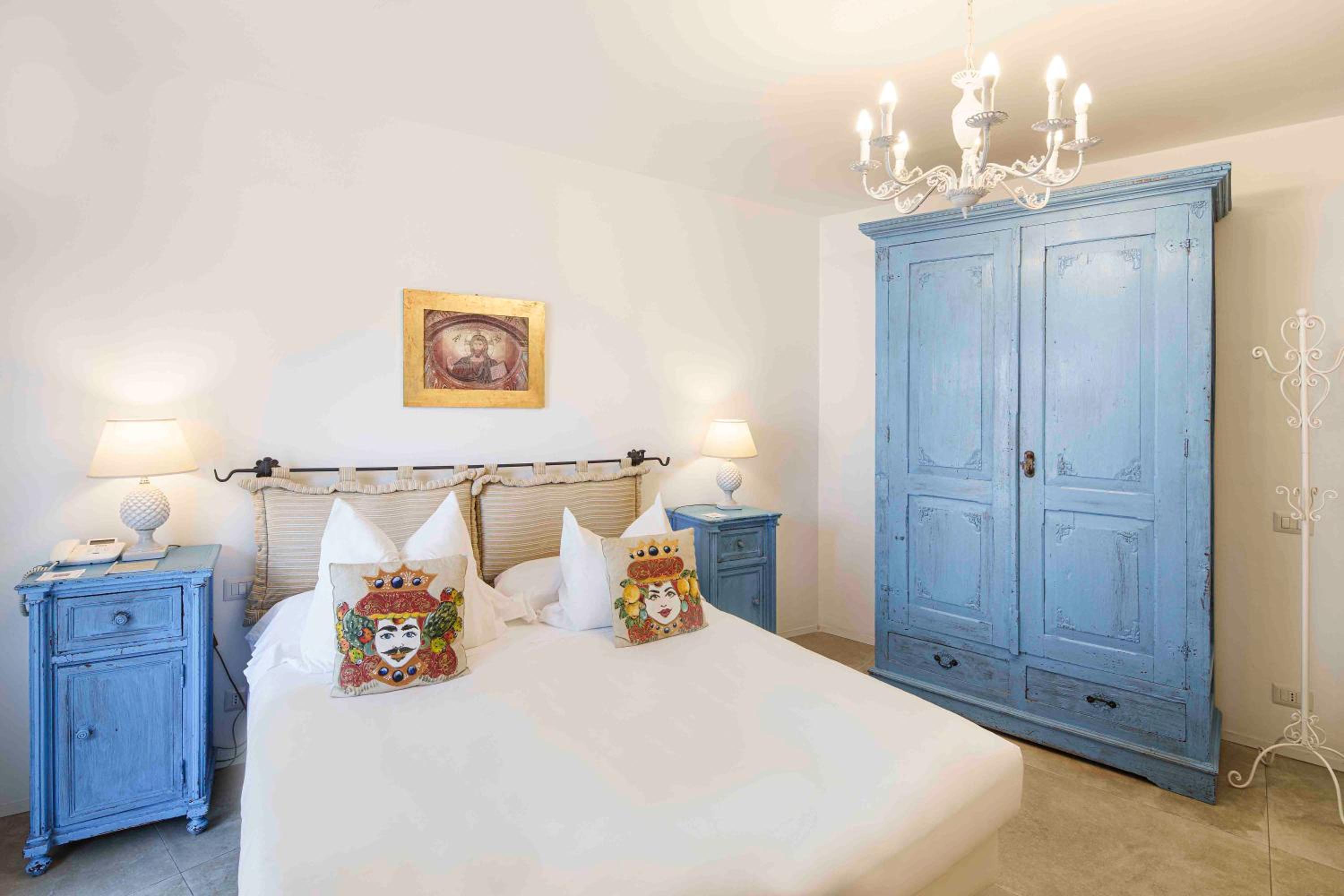 Standard Double or Twin Room - Photo 15