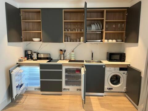 Apartment with Terrace - Photo 22