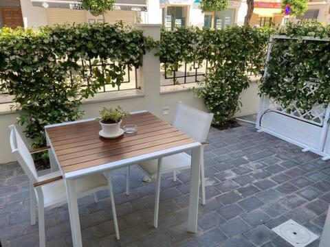 Apartment with Terrace - Photo 24