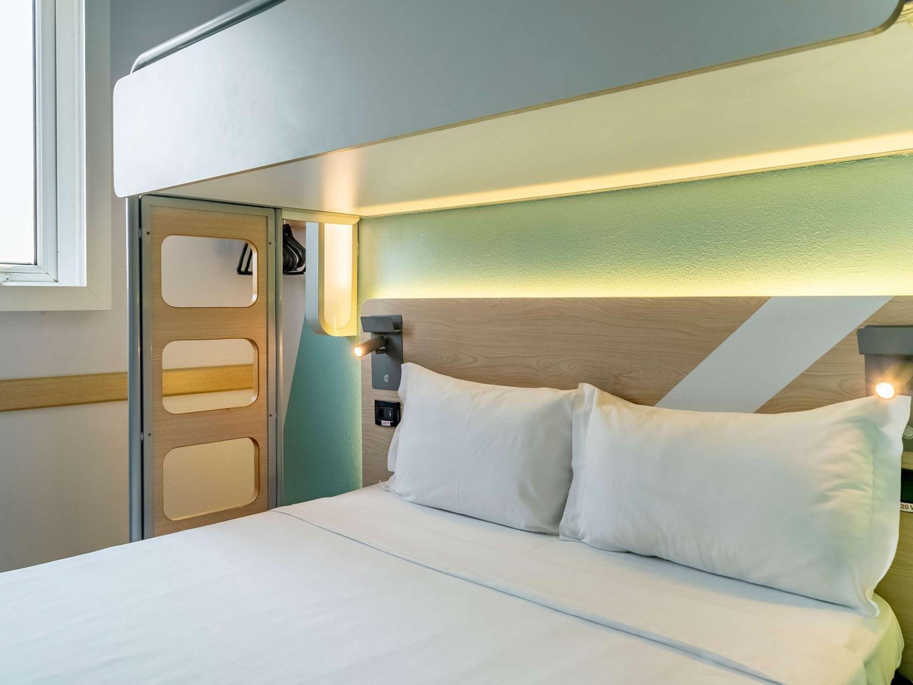 Superior Triple Room with One Double Bed and One Bunk Bed photo 3