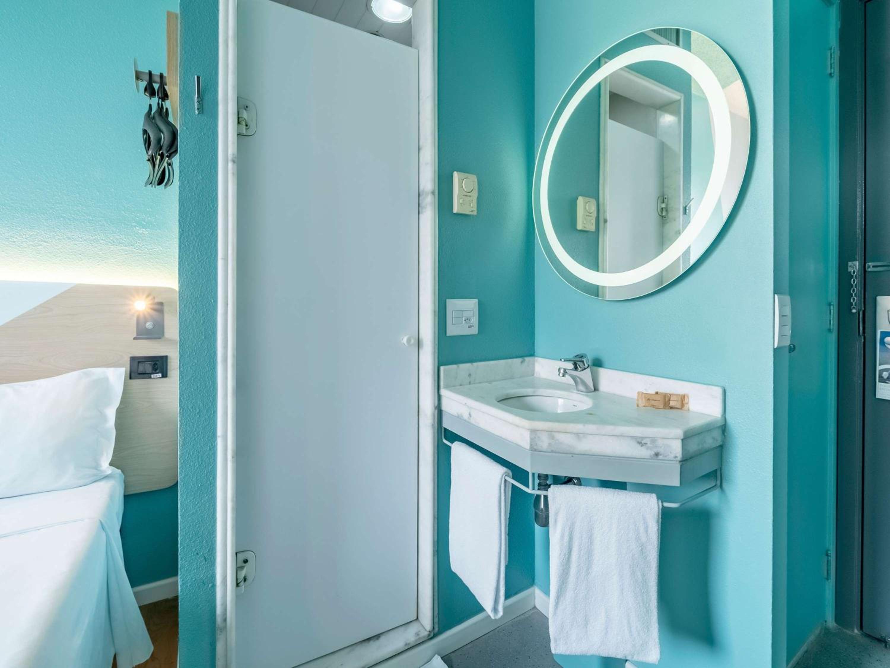 Superior Triple Room with One Double Bed and One Bunk Bed photo 2