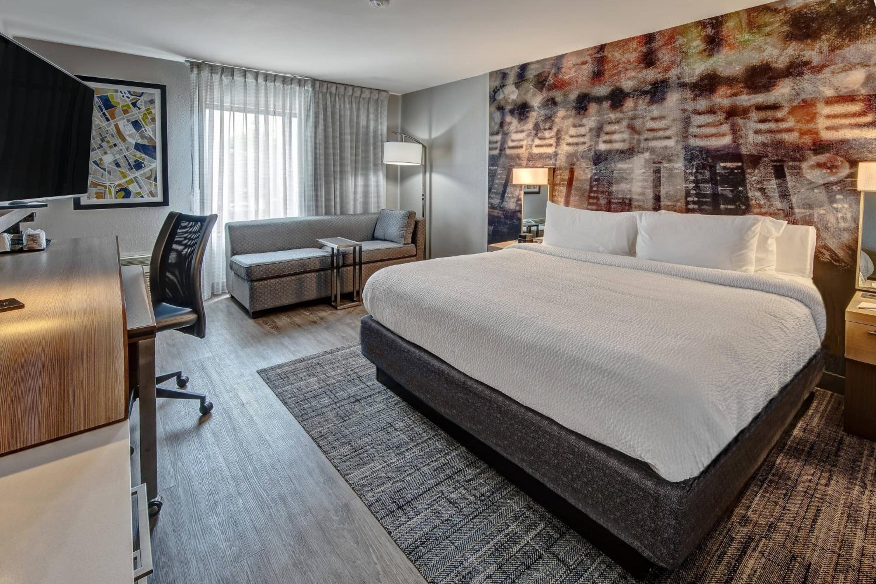 King Room with Sofa Bed - Hearing Accessible - Photo 1