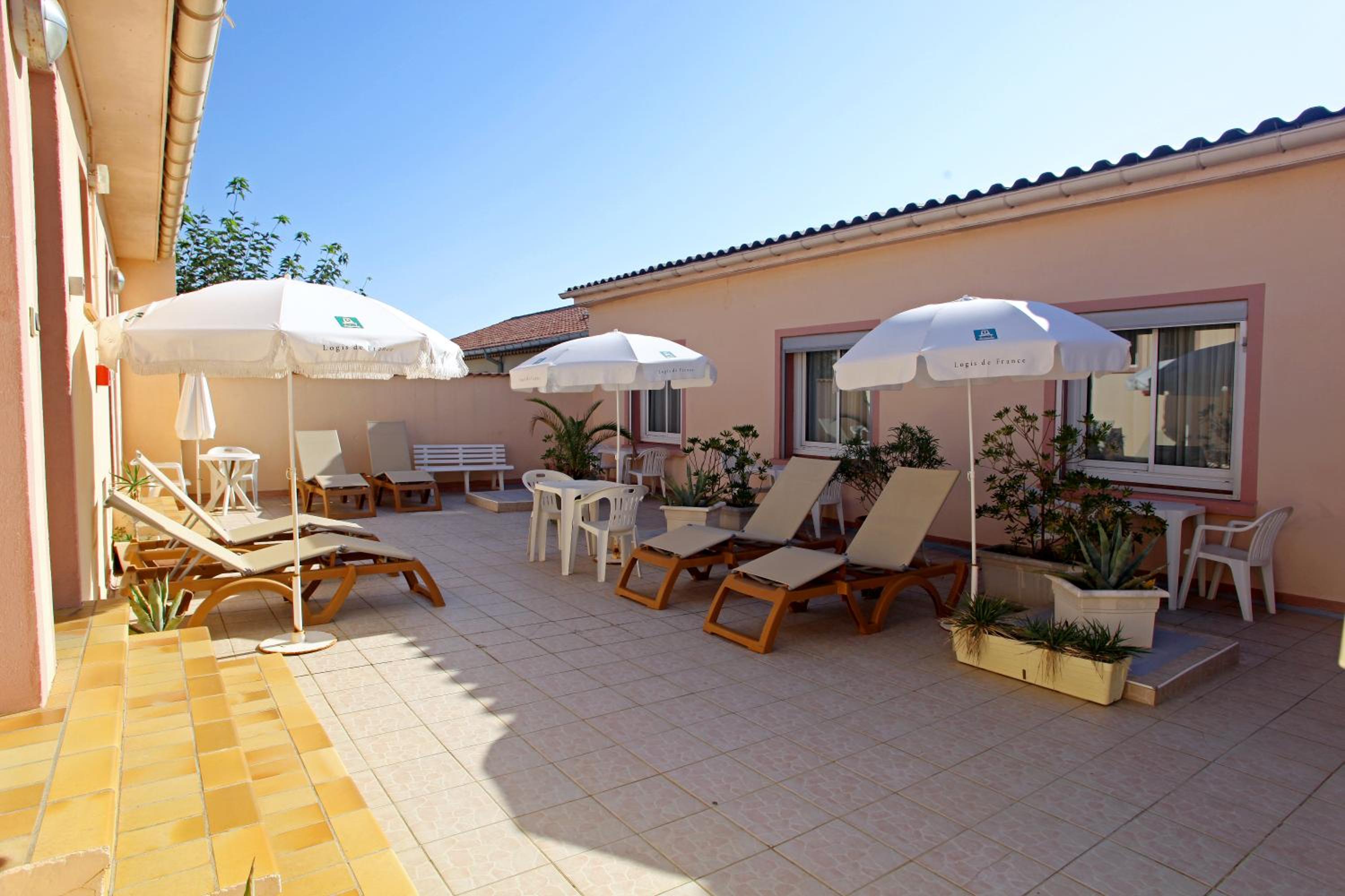 Double Room with Shared Terrace photo 3