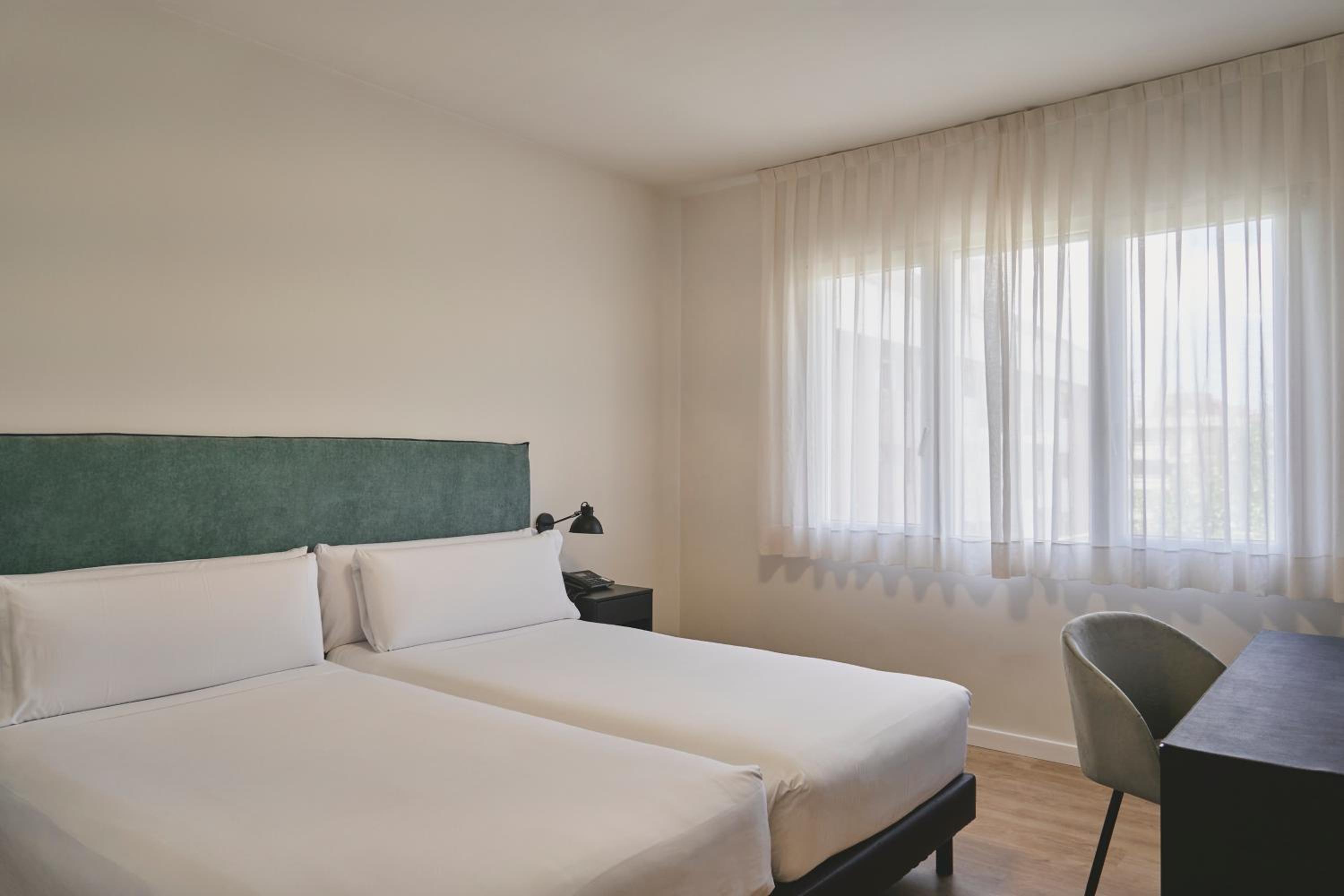 Habitación Doble (1-2 Adultos)