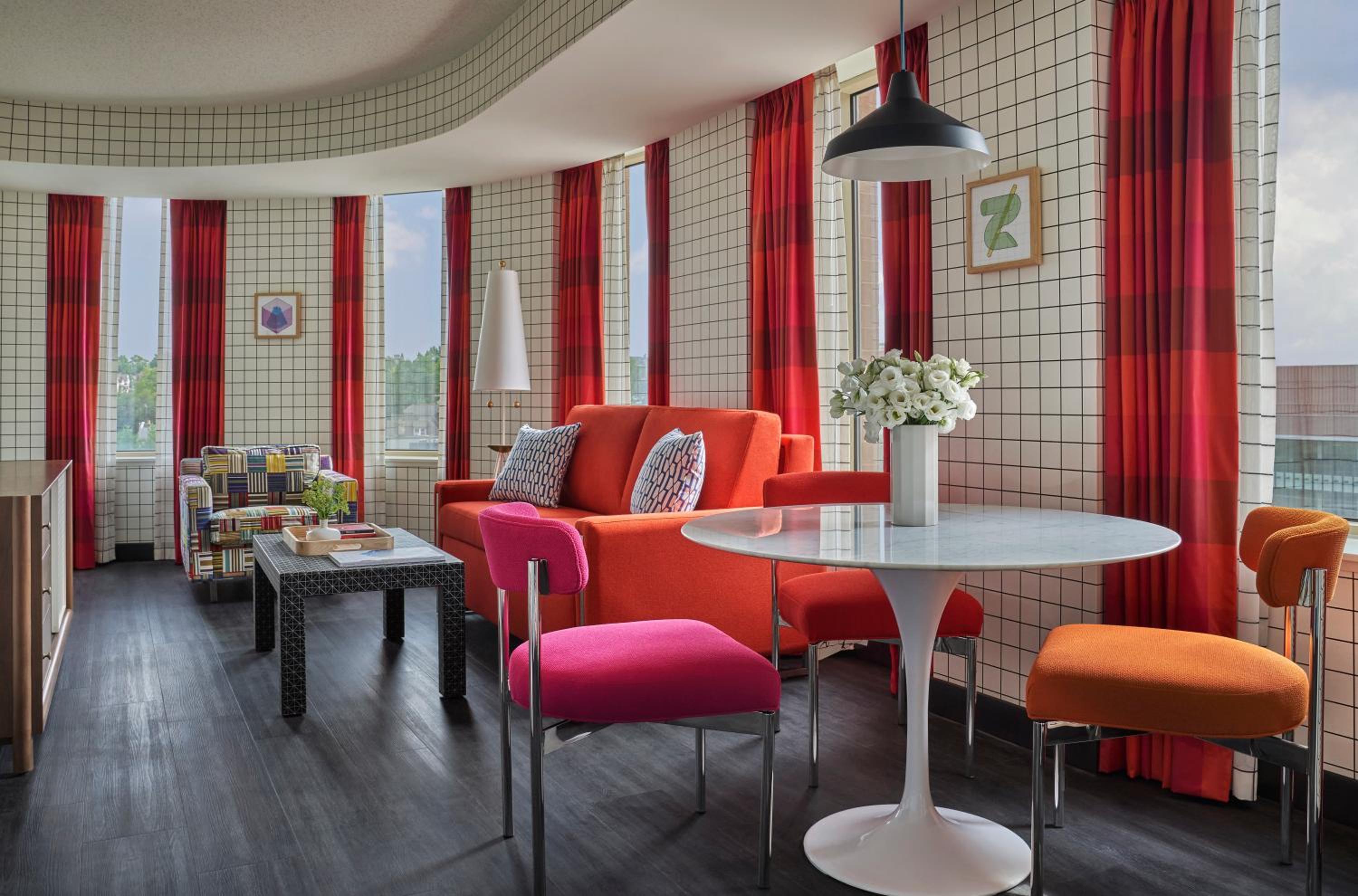 Graduate Junior King Suite - Photo 1