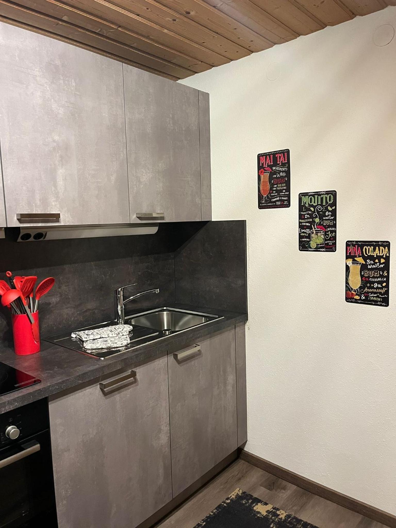 Apartment photo 2