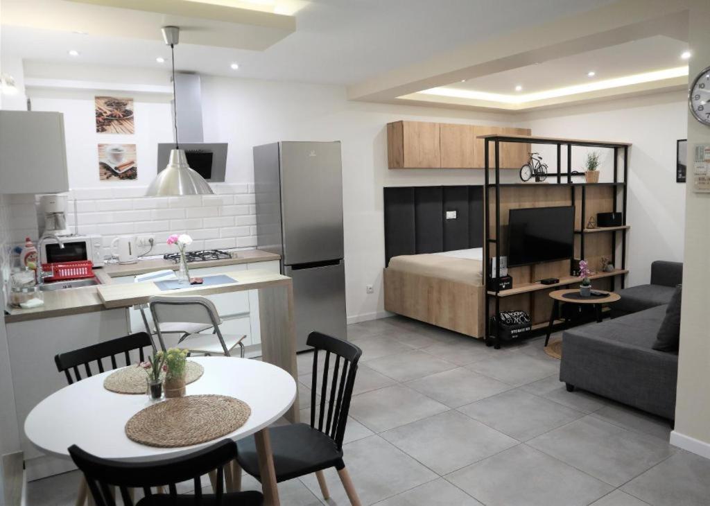 Studio Apartment photo 1