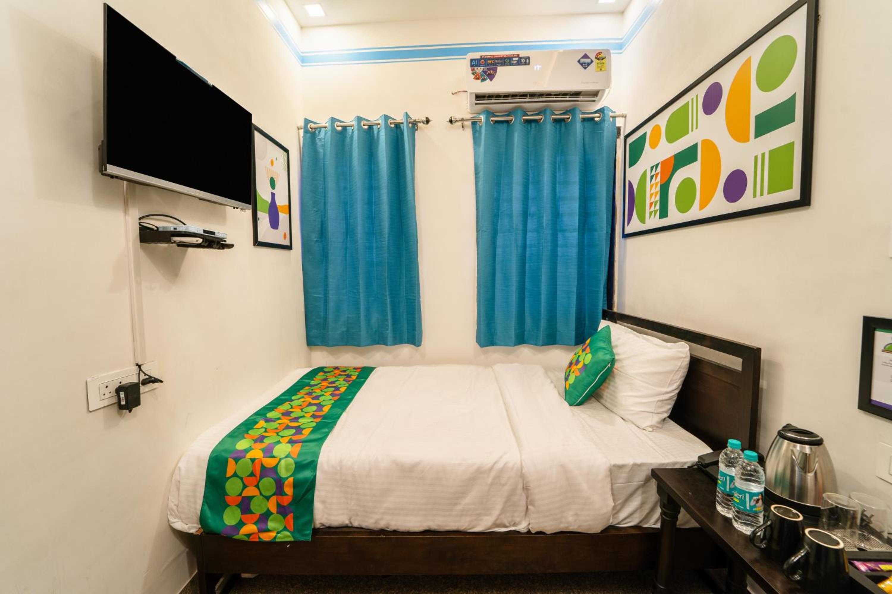 Economy Room
