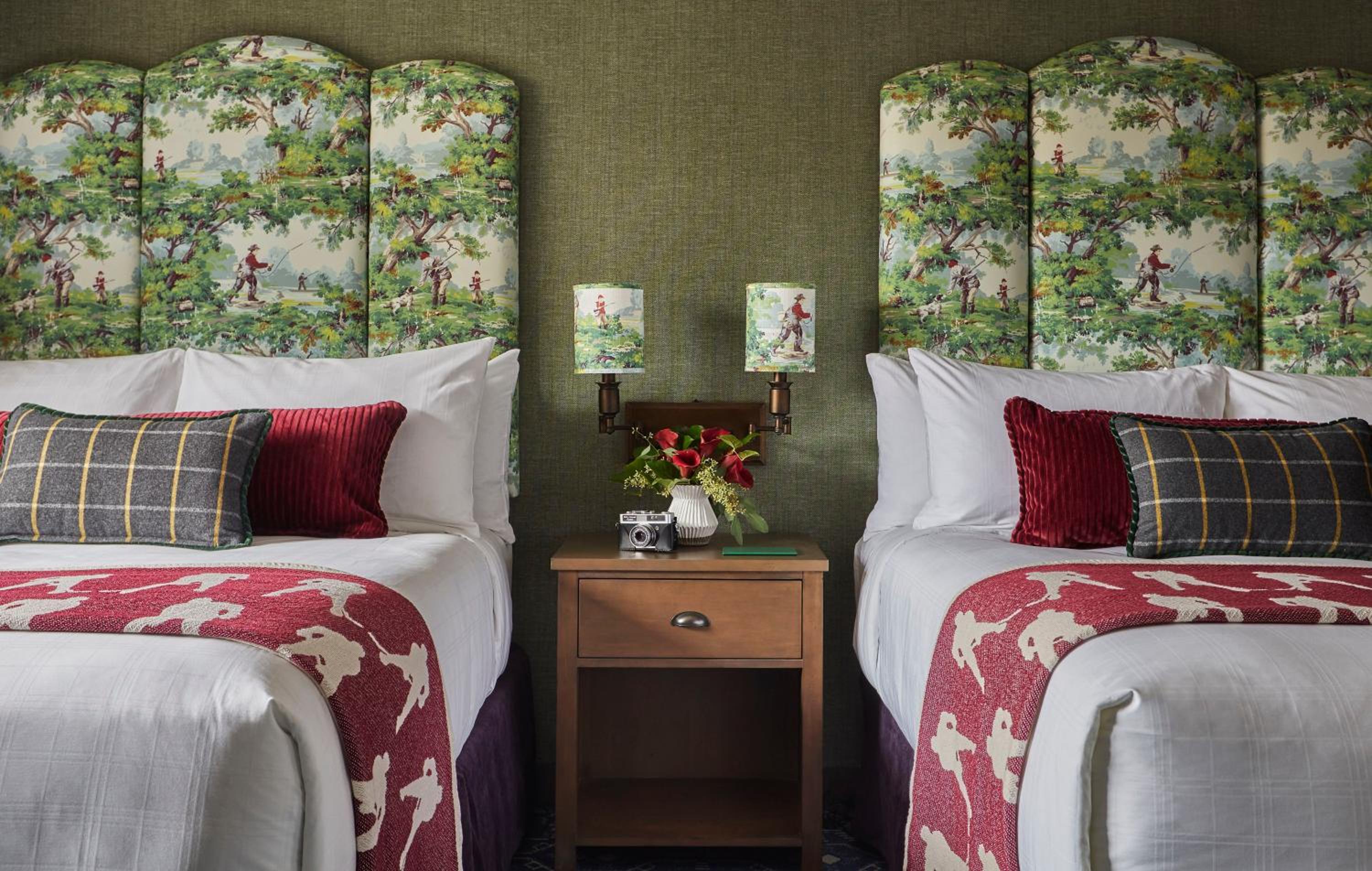 Graduate Queen Room - Photo 1