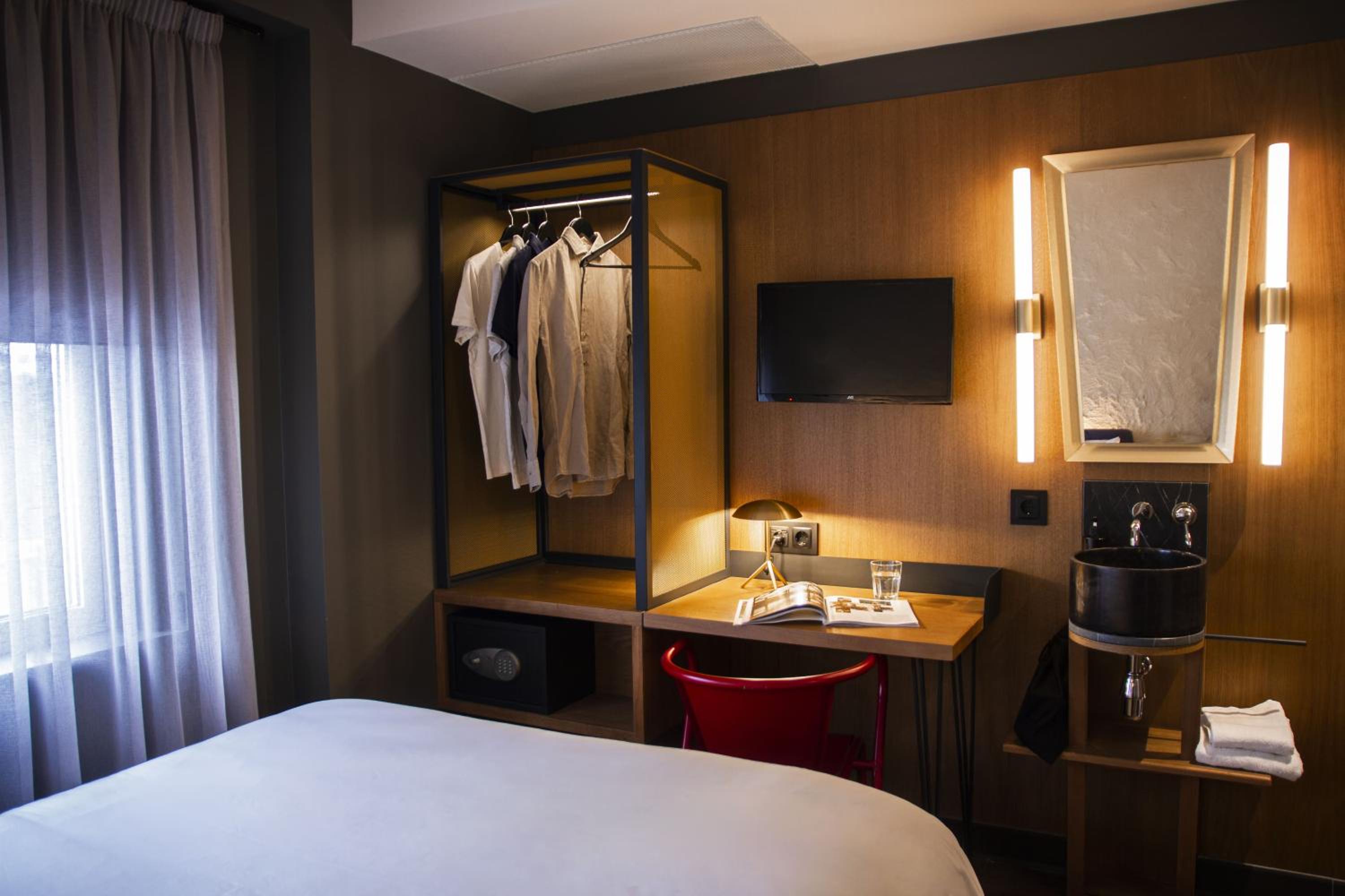 Budget Double Room photo 2