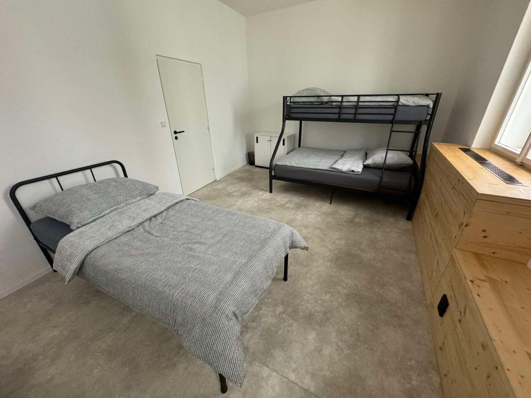 Basic Triple Room with Shared Bathroom photo 1