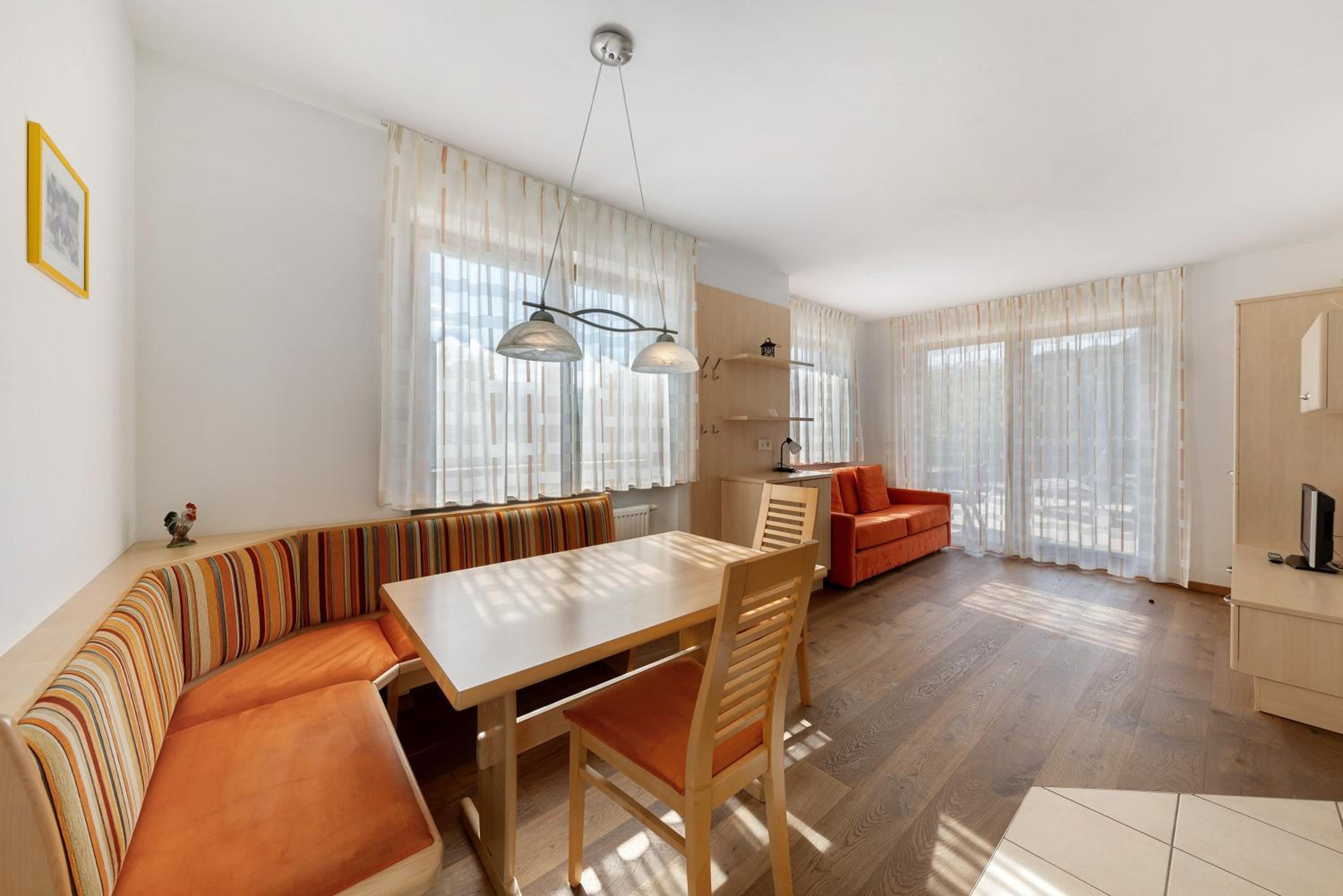 One-Bedroom Apartment with Garden View photo 2