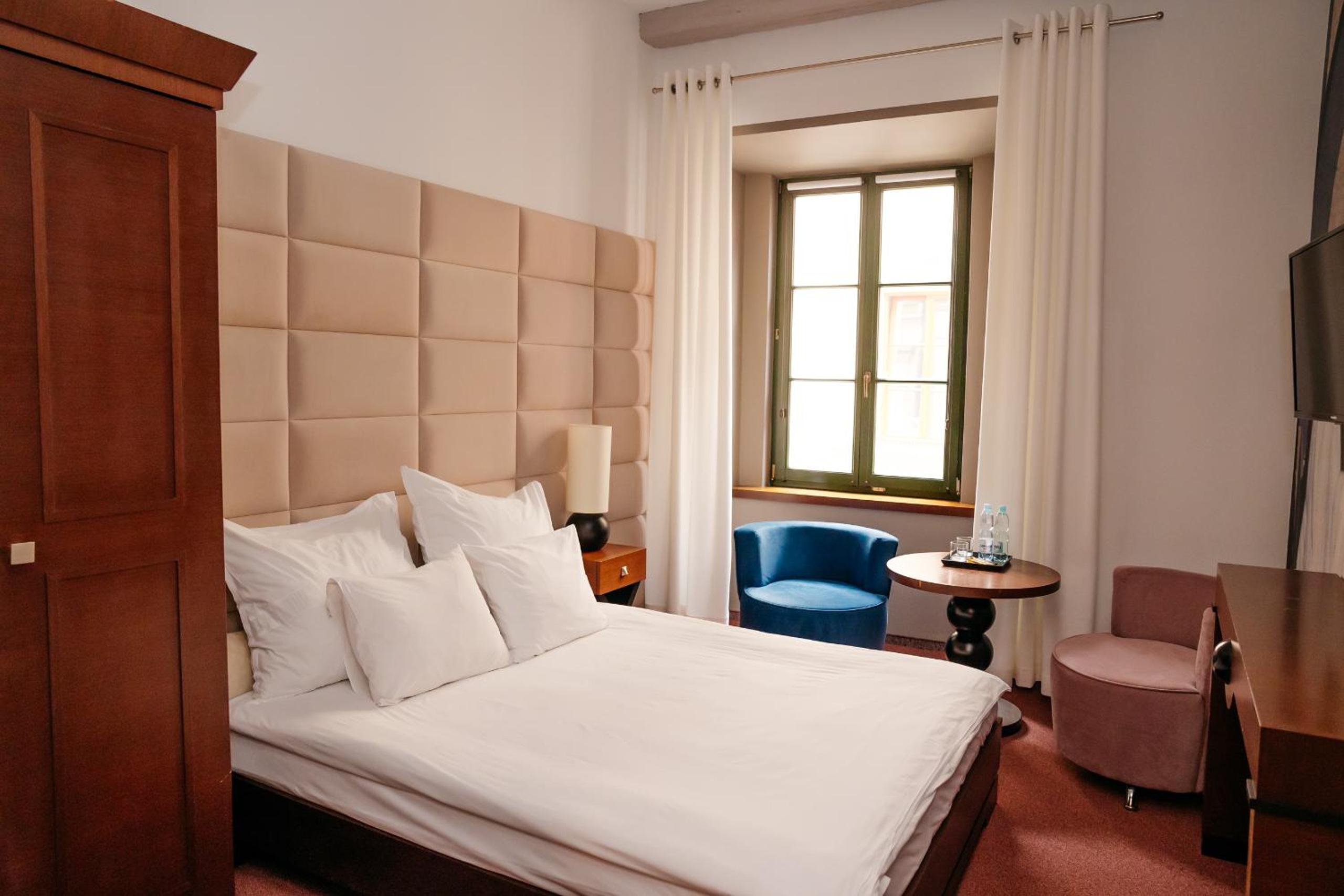 Double Room - Photo 4