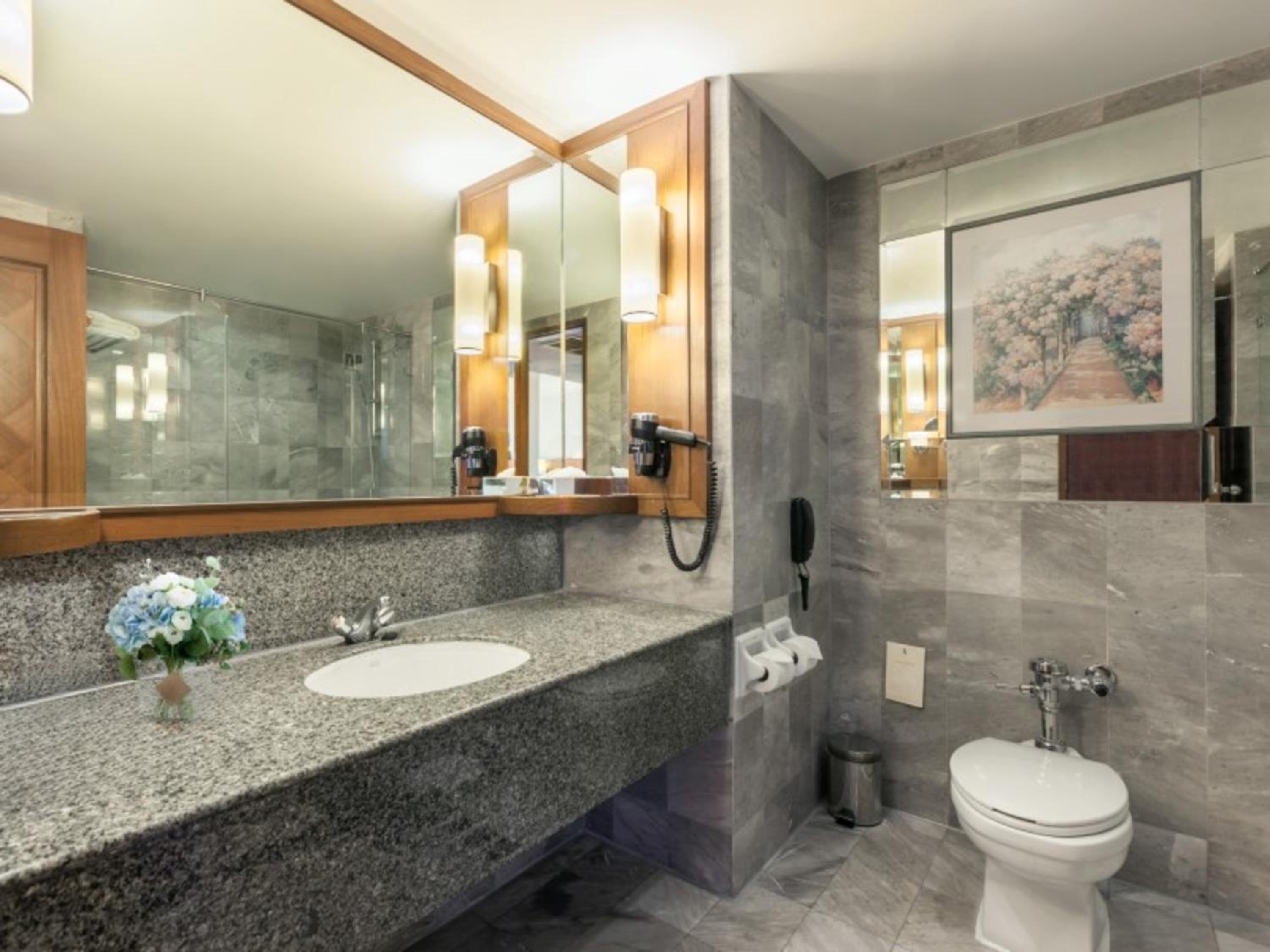 Deluxe Triple Room photo 3