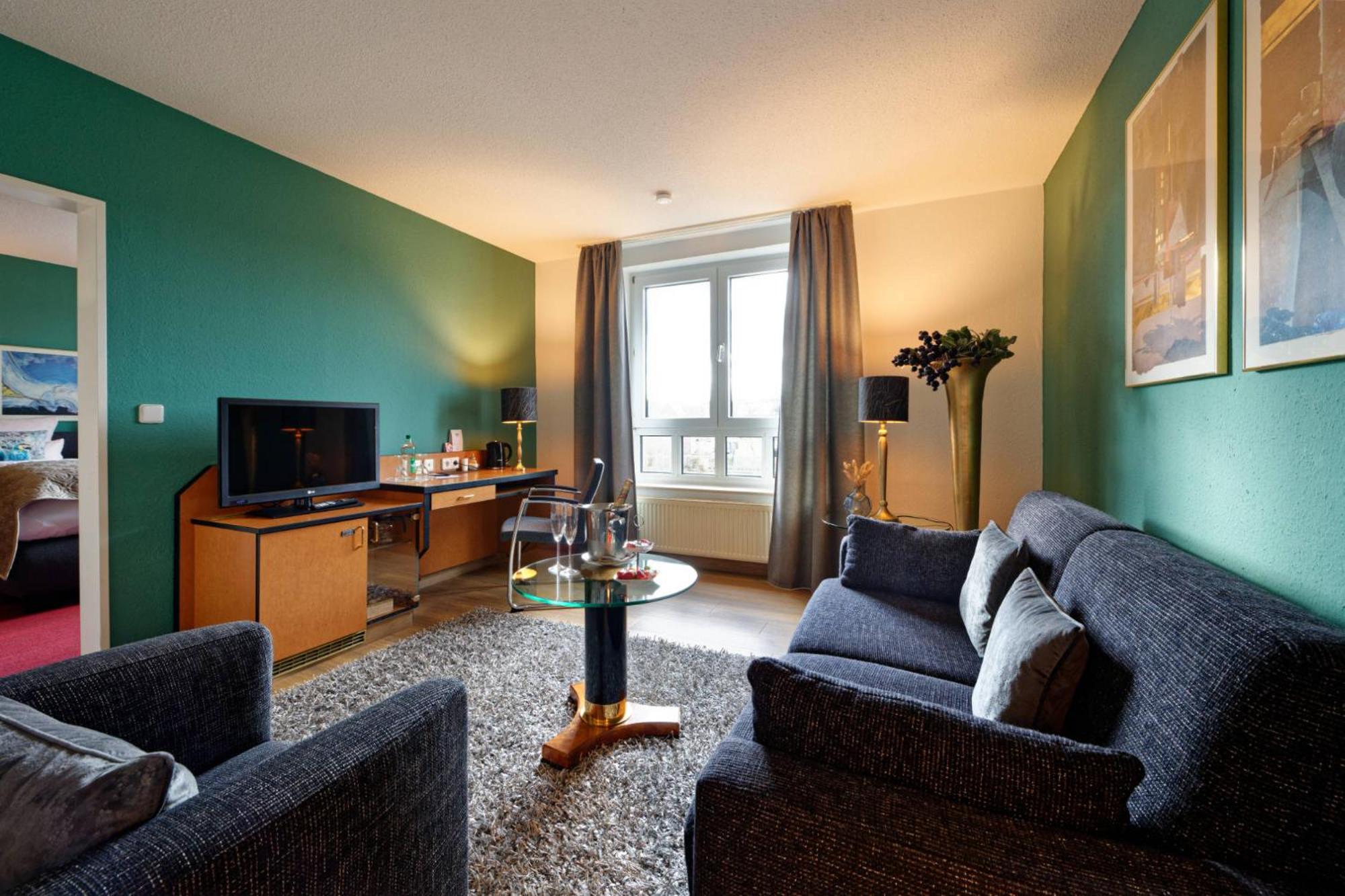 Suite - Photo 6