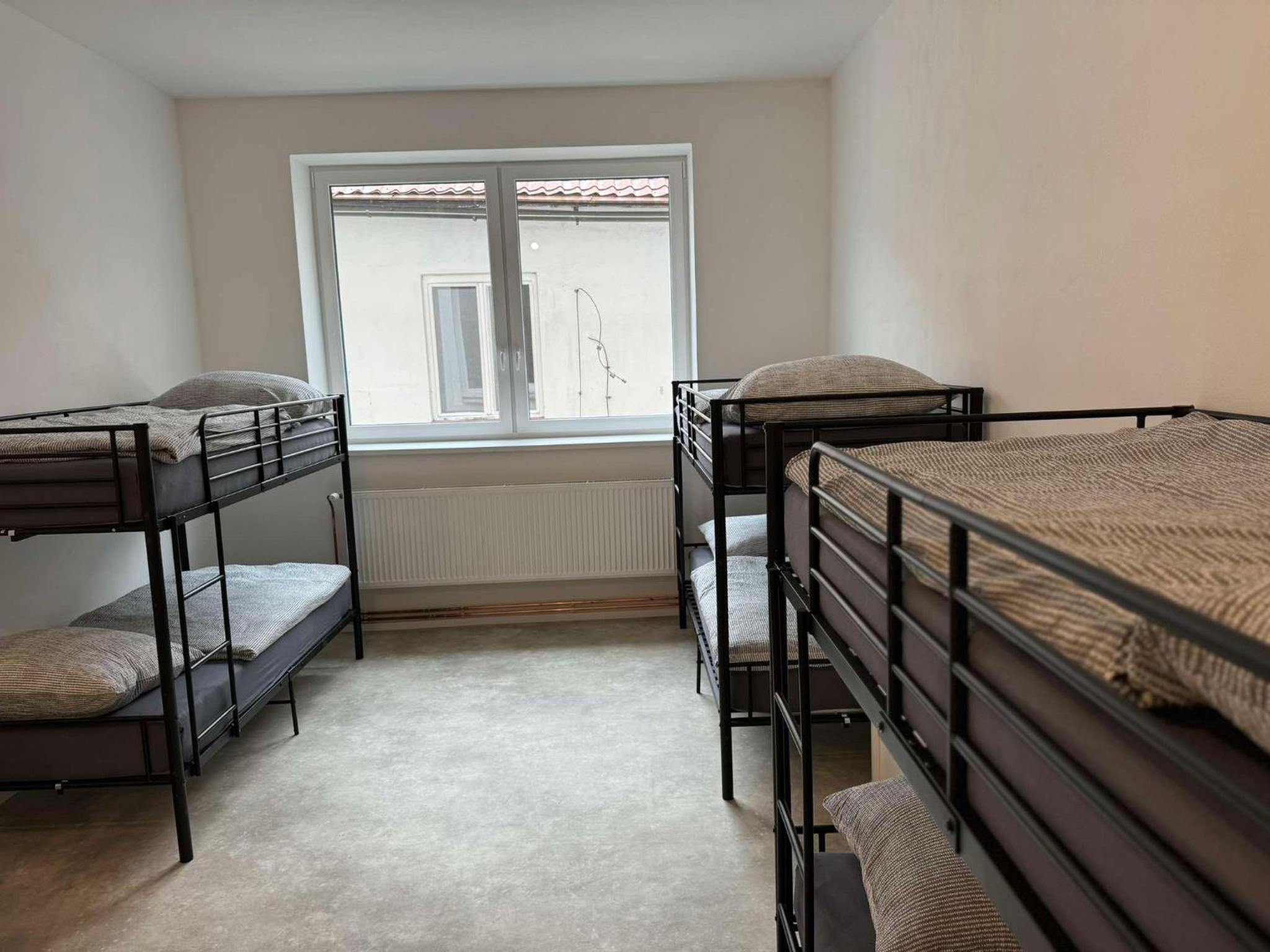 6-Bed Mixed Dormitory Room photo 3