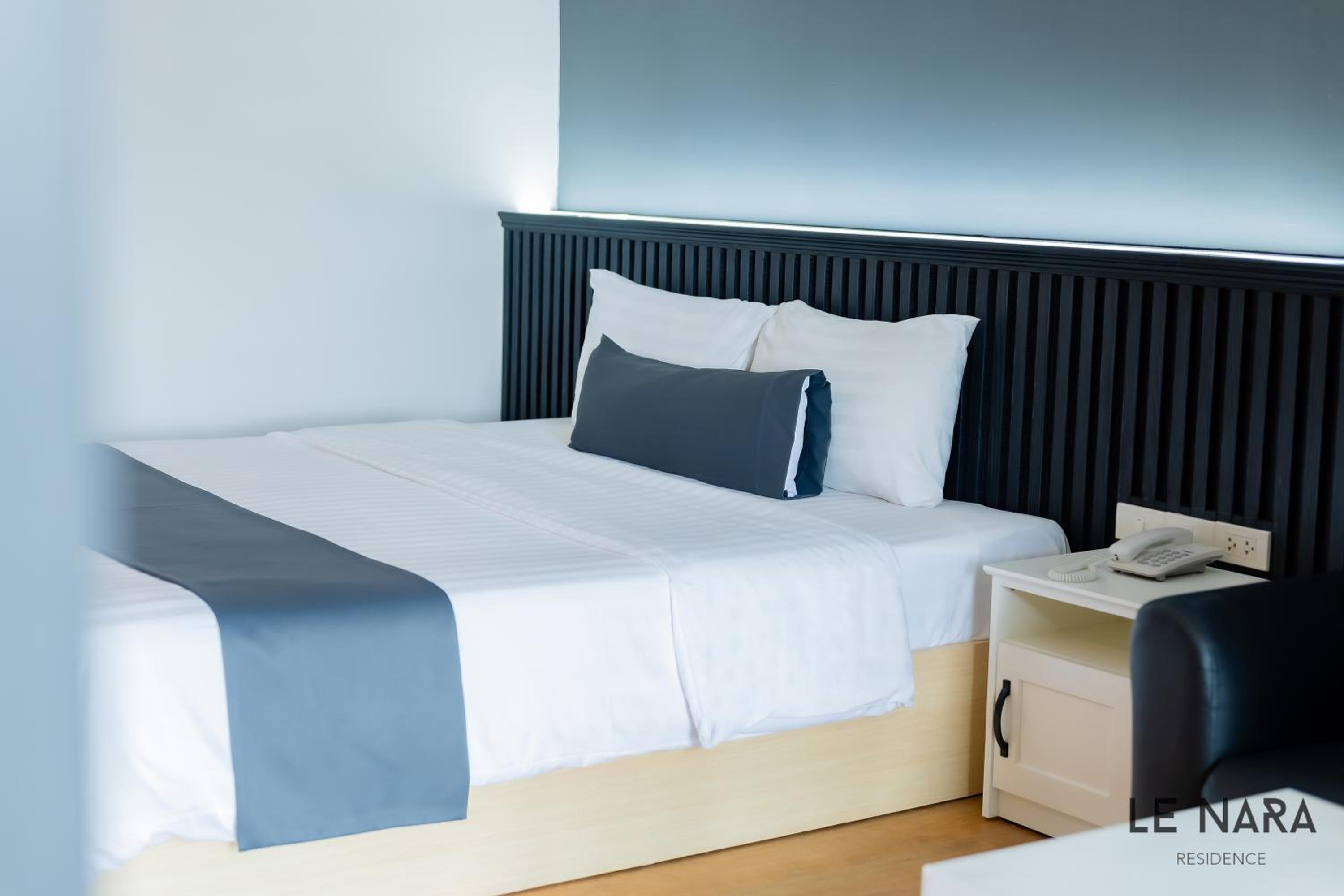 Deluxe King Room photo 1