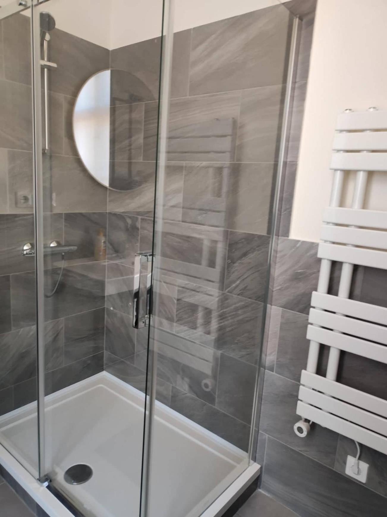 One-Bedroom Apartment - Photo 6