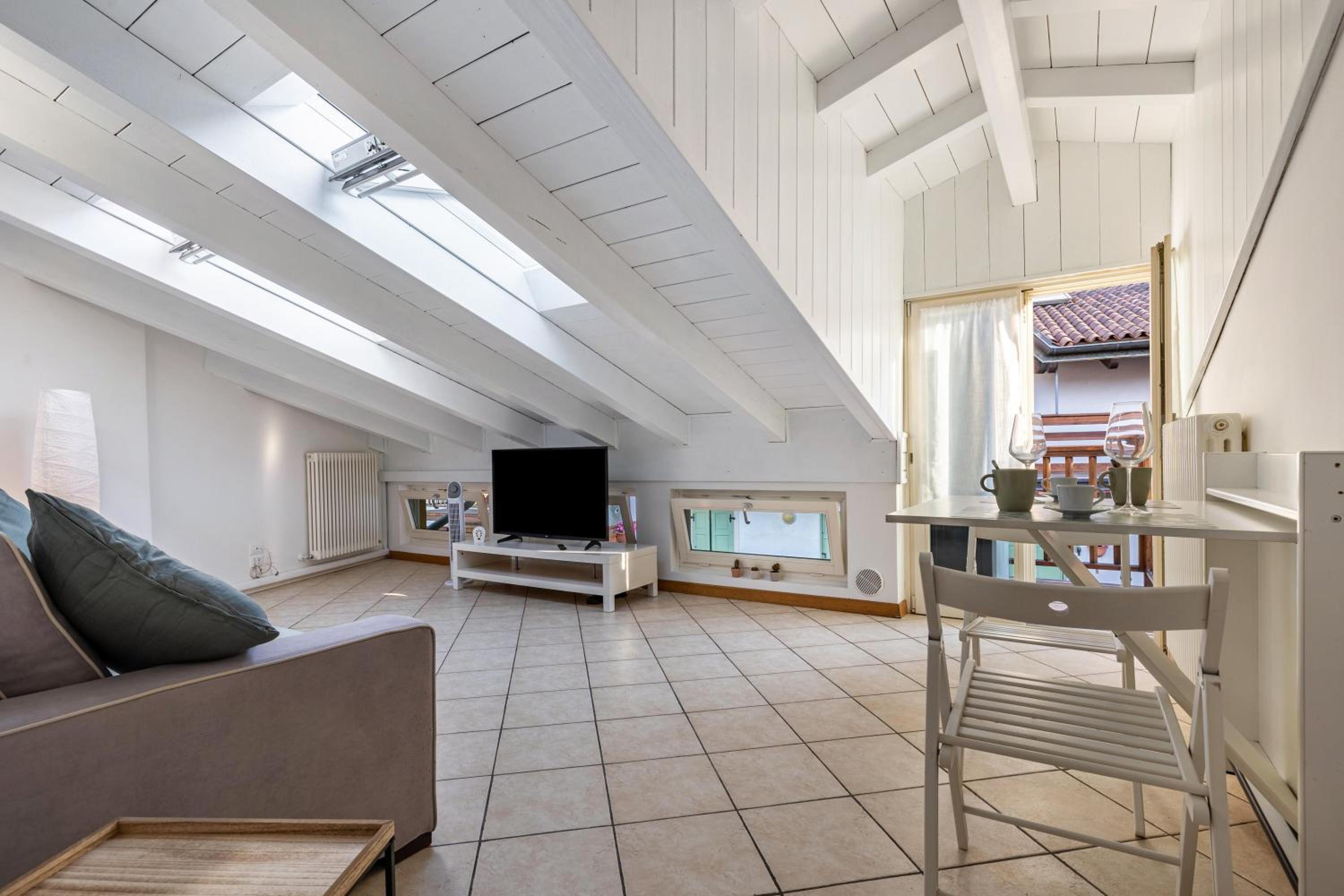 Superior One-Bedroom Apartment with Balcony photo 1