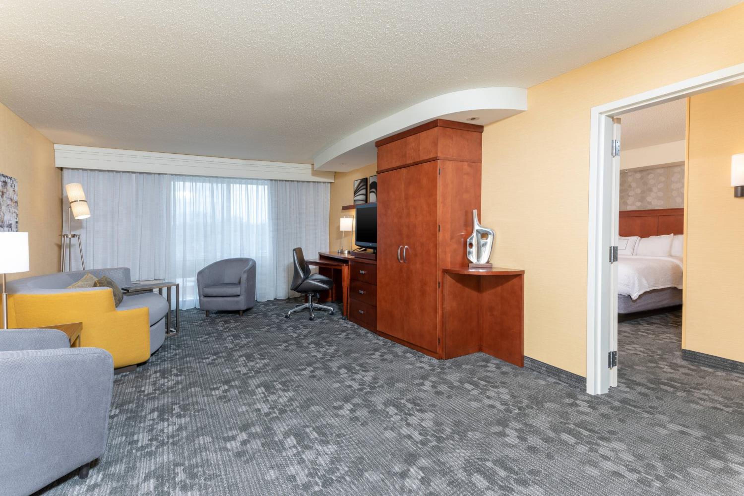 One-Bedroom King Suite with Sofa Bed - Photo 2