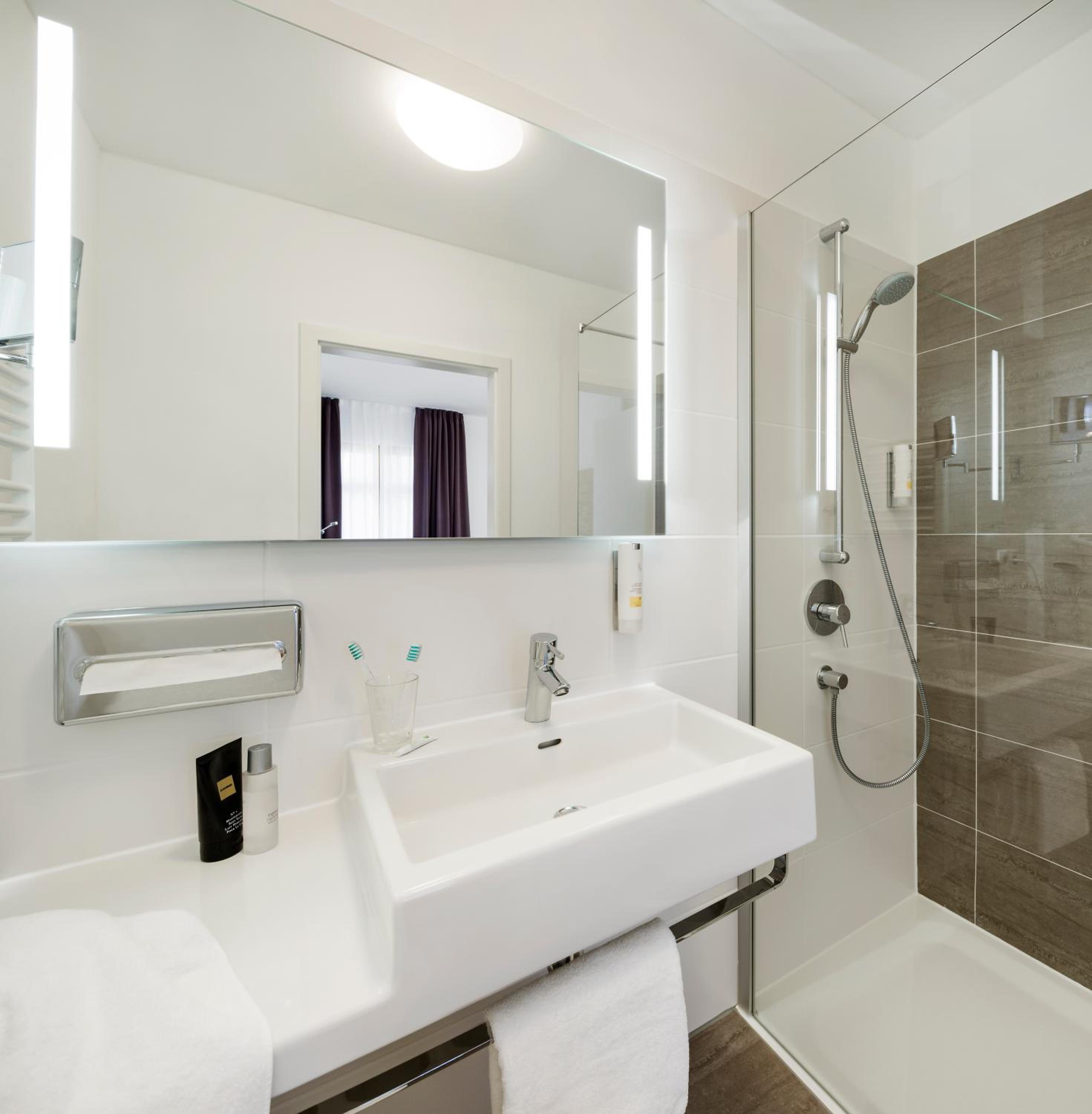Large Double Room photo 3