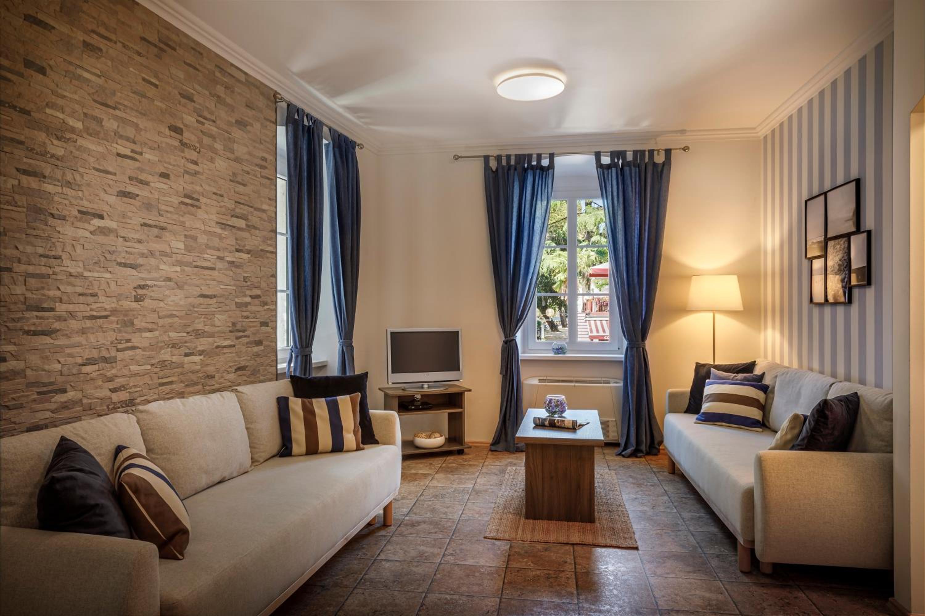 Apartment for 2+2 Old town view