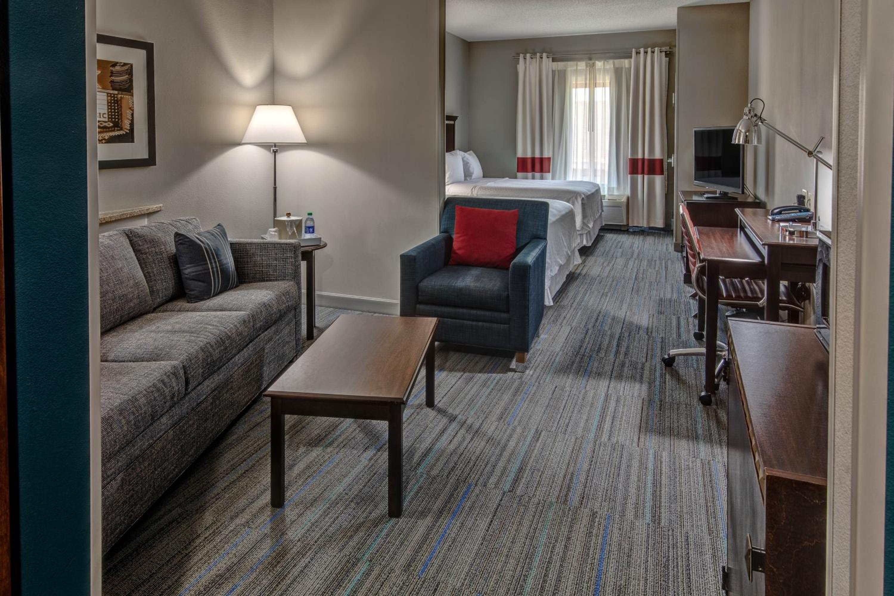 Guest room, 2 Queen bed, 1 Sofabed - Photo 3