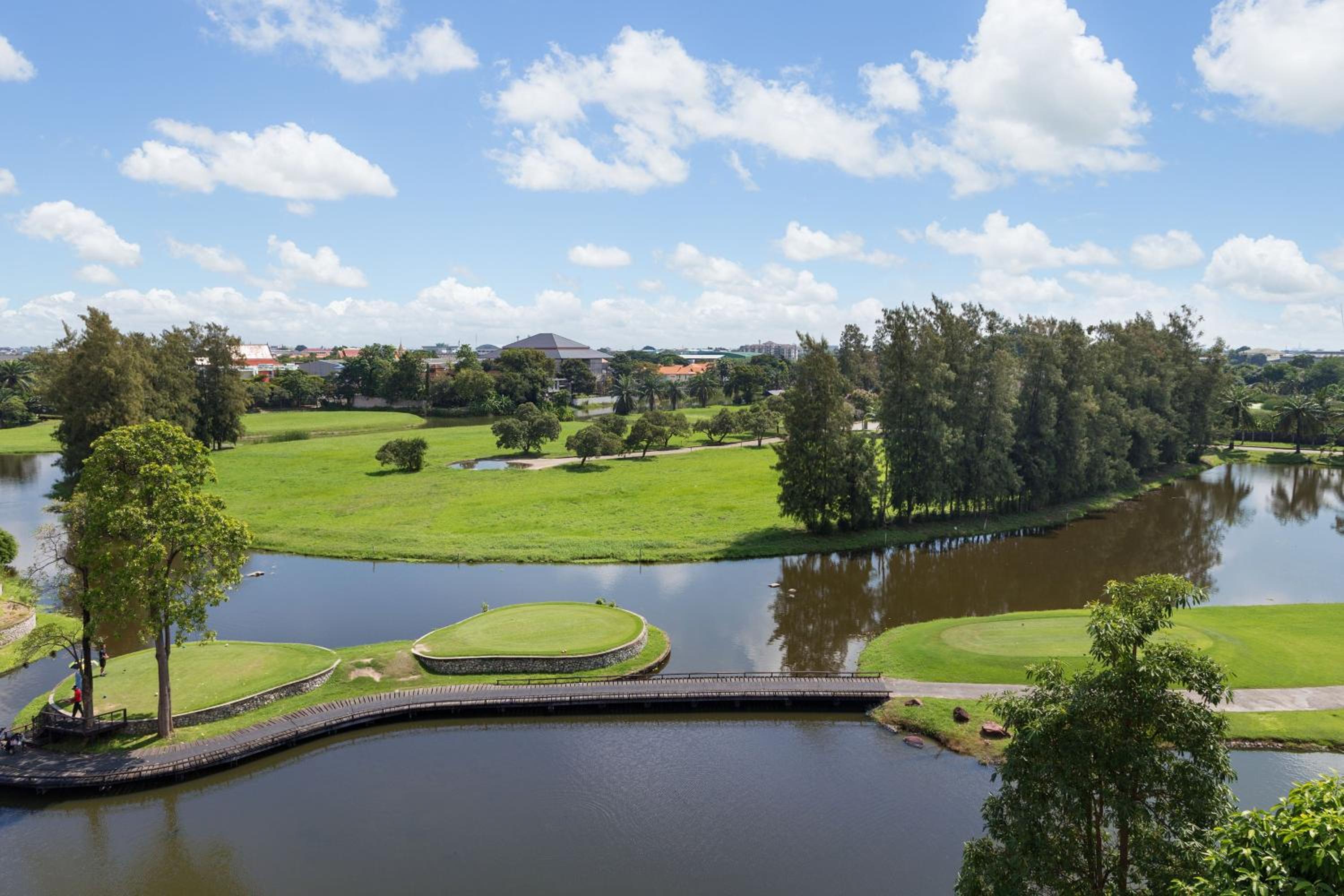 Grand Deluxe King Room with Balcony and Golf View