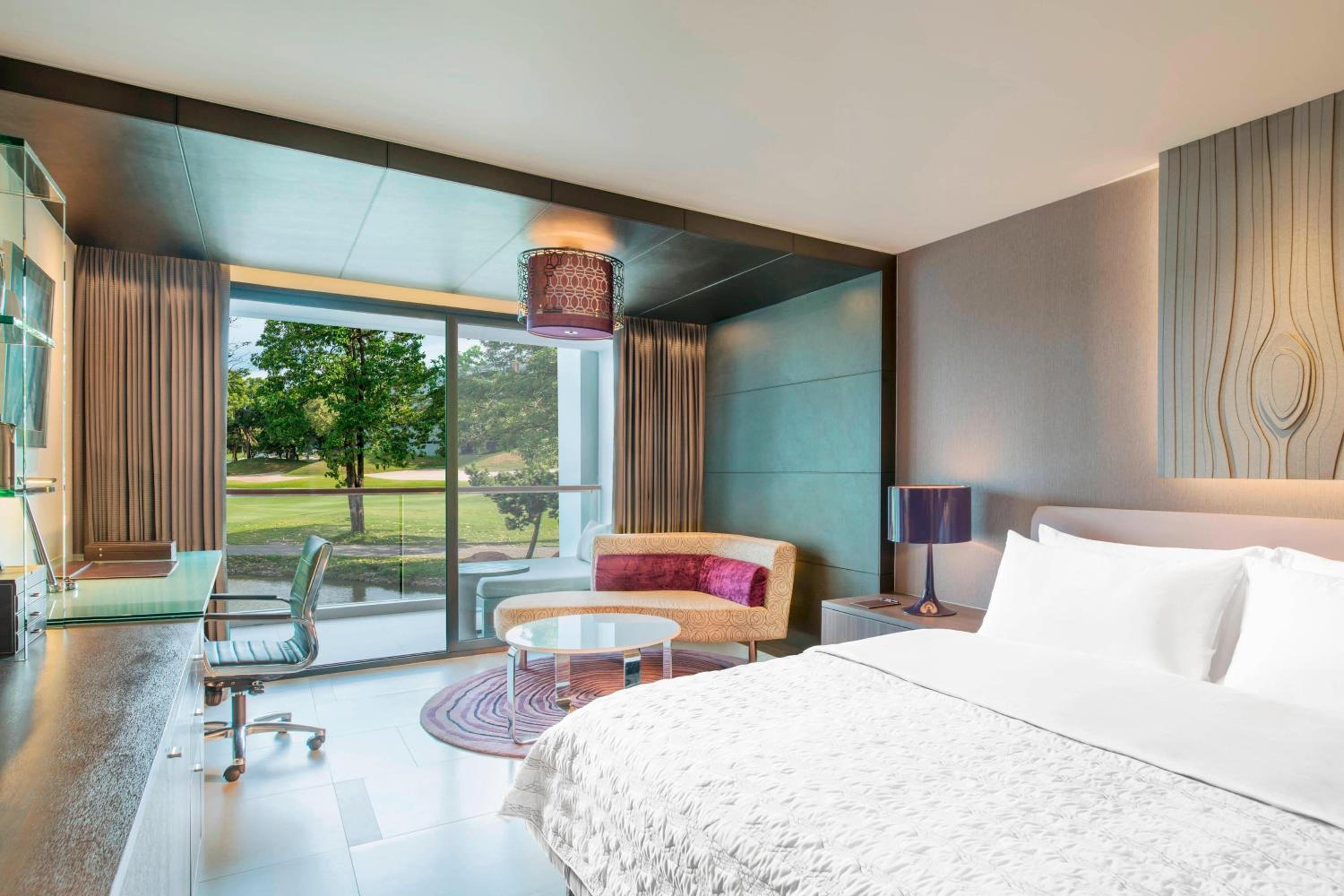 King Room - Mobility Accessible
