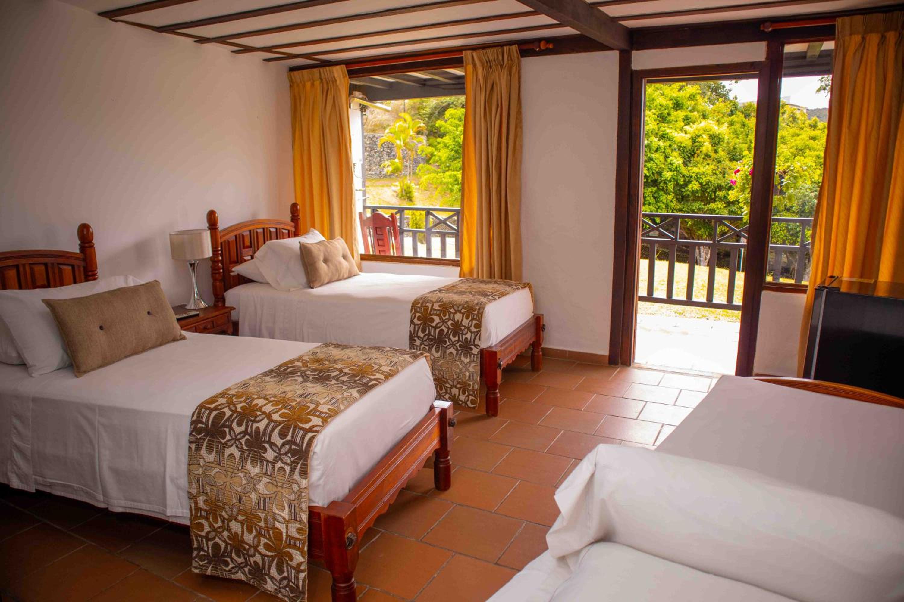 Triple Room with Private Bathroom photo 2