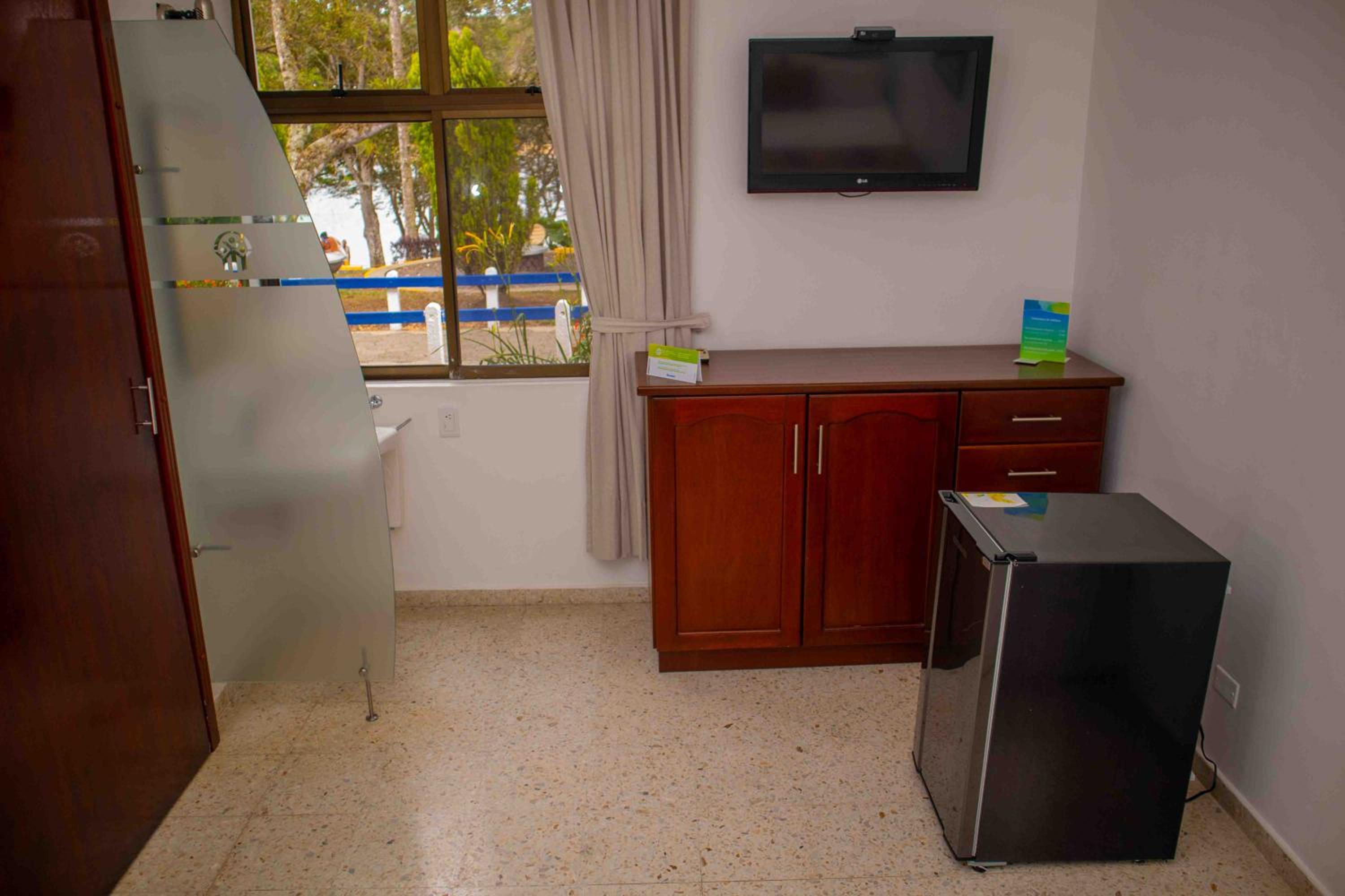 Single Room with Bathroom photo 1