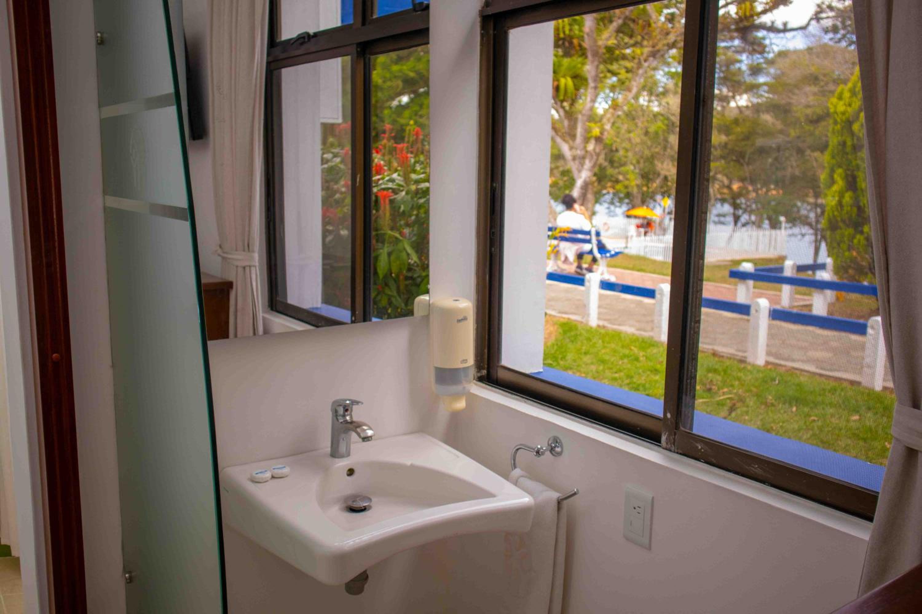 Single Room with Bathroom photo 3