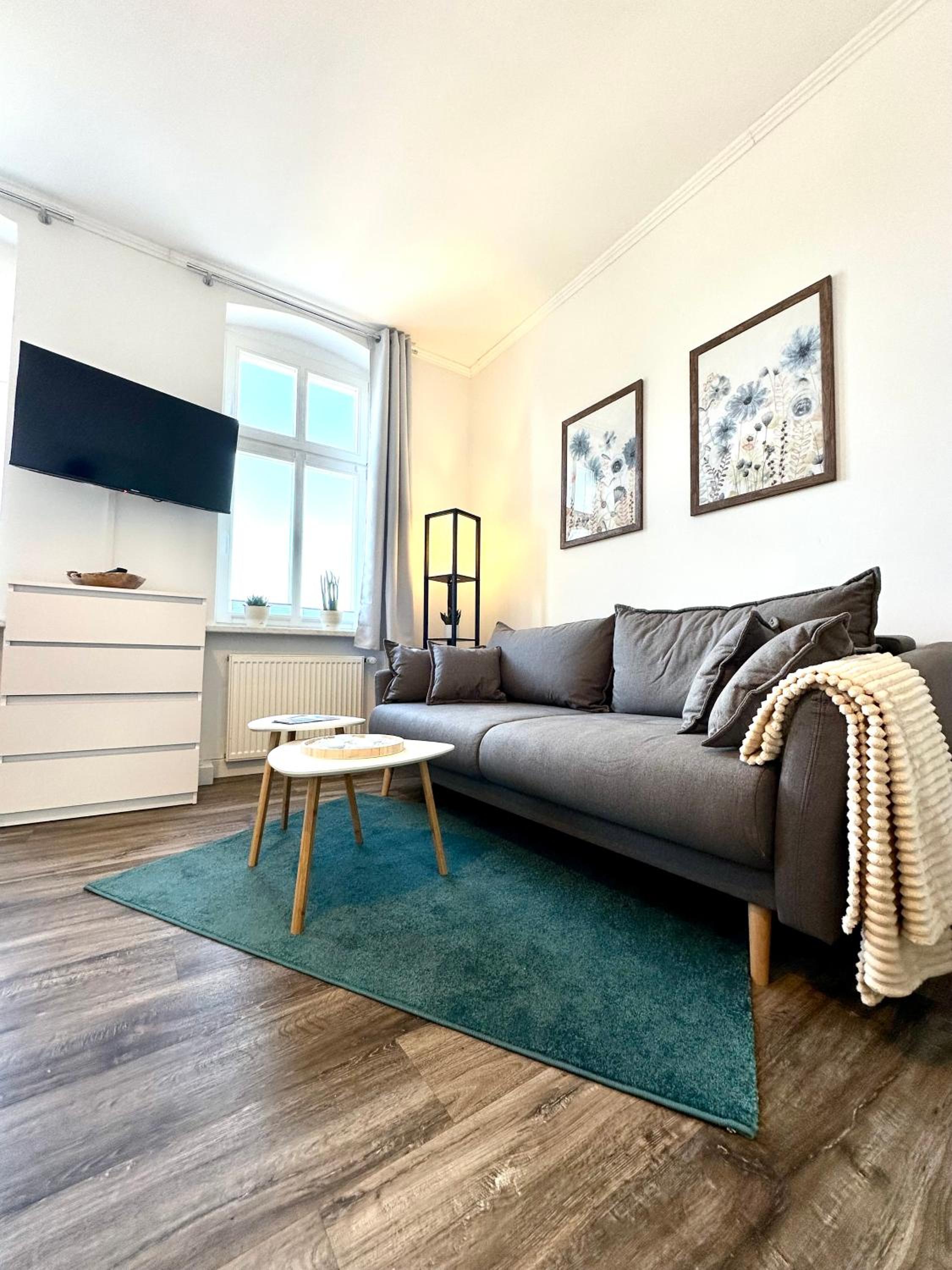 Studio Apartment with Balcony photo 1