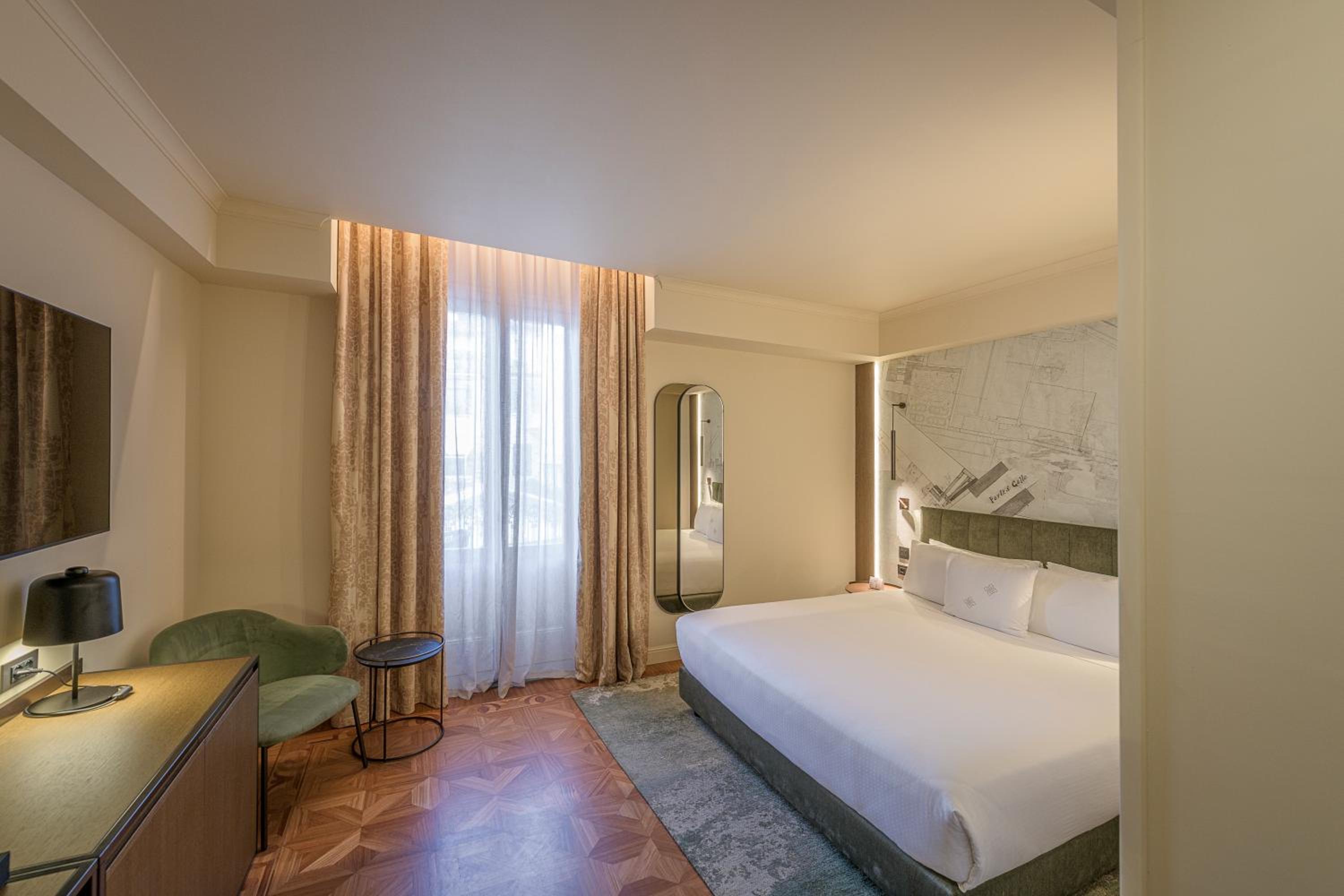 Large Double or Twin Room photo 1