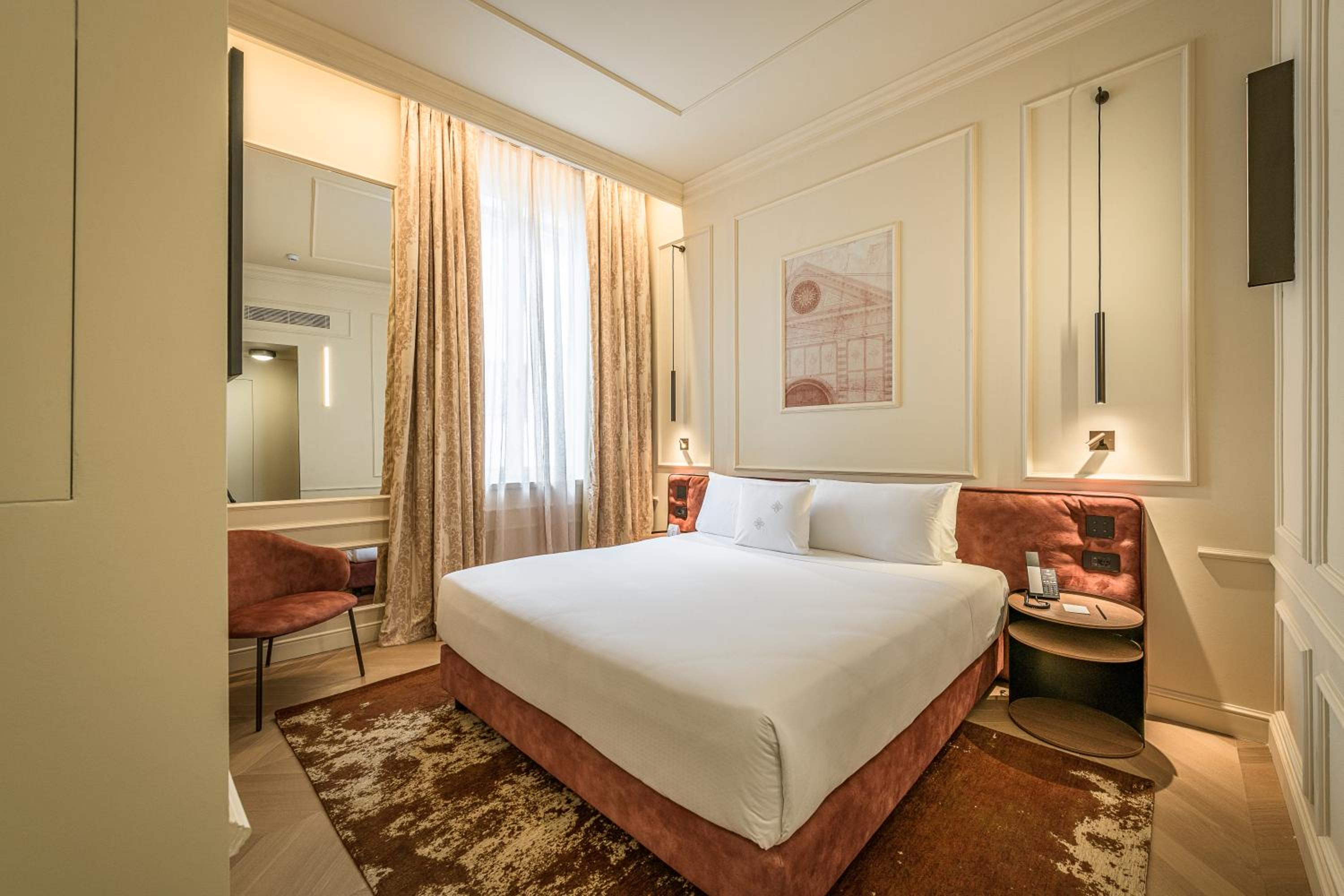 Large Double or Twin Room photo 3