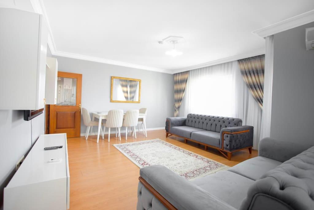 Three-Bedroom Apartment photo 1