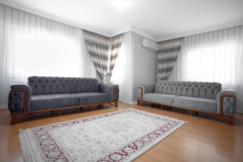 Three-Bedroom Apartment photo 3