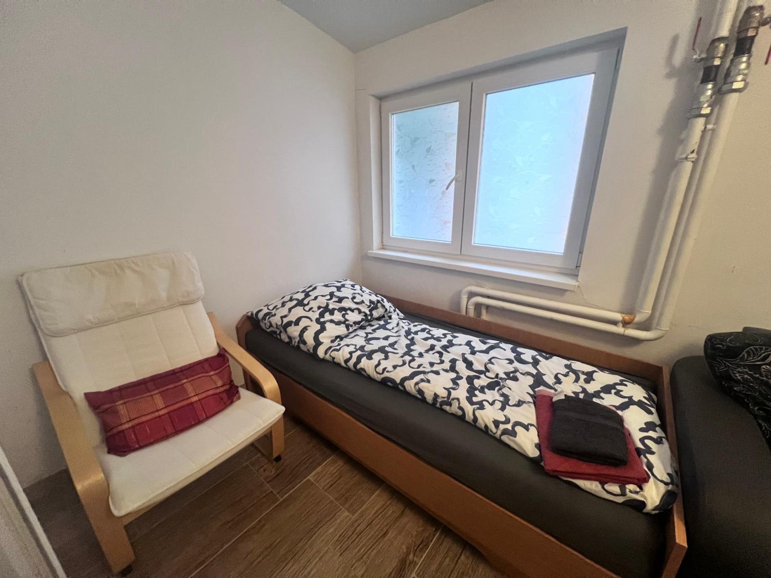 One-Bedroom Apartment photo 2