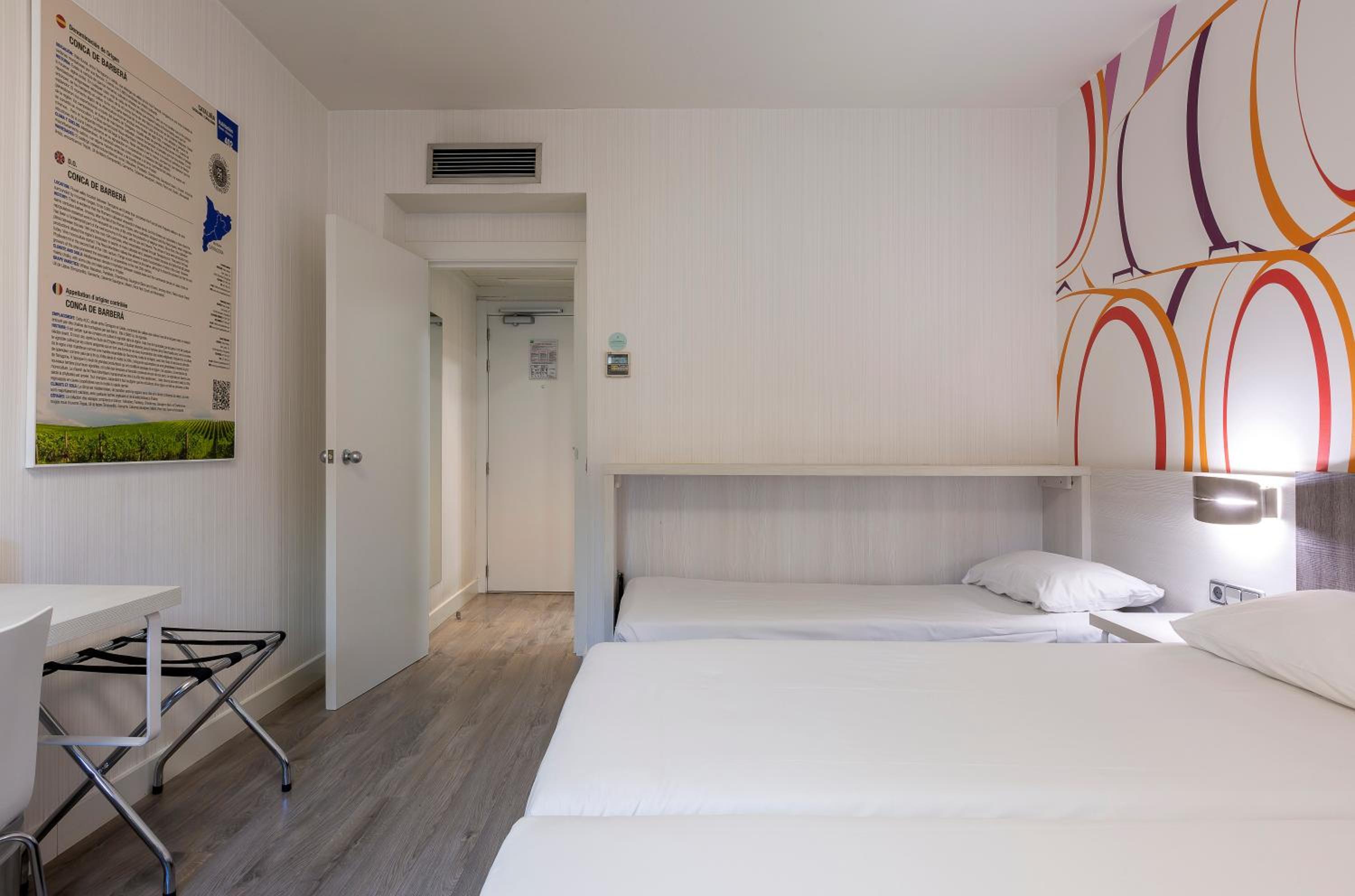 Double Room with Extra Bed photo 3